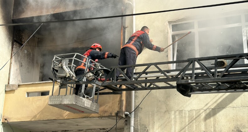 Sakarya Akyazı’da Korkutan Yangın: Bir Ev Kullanılamaz Hale Geldi!