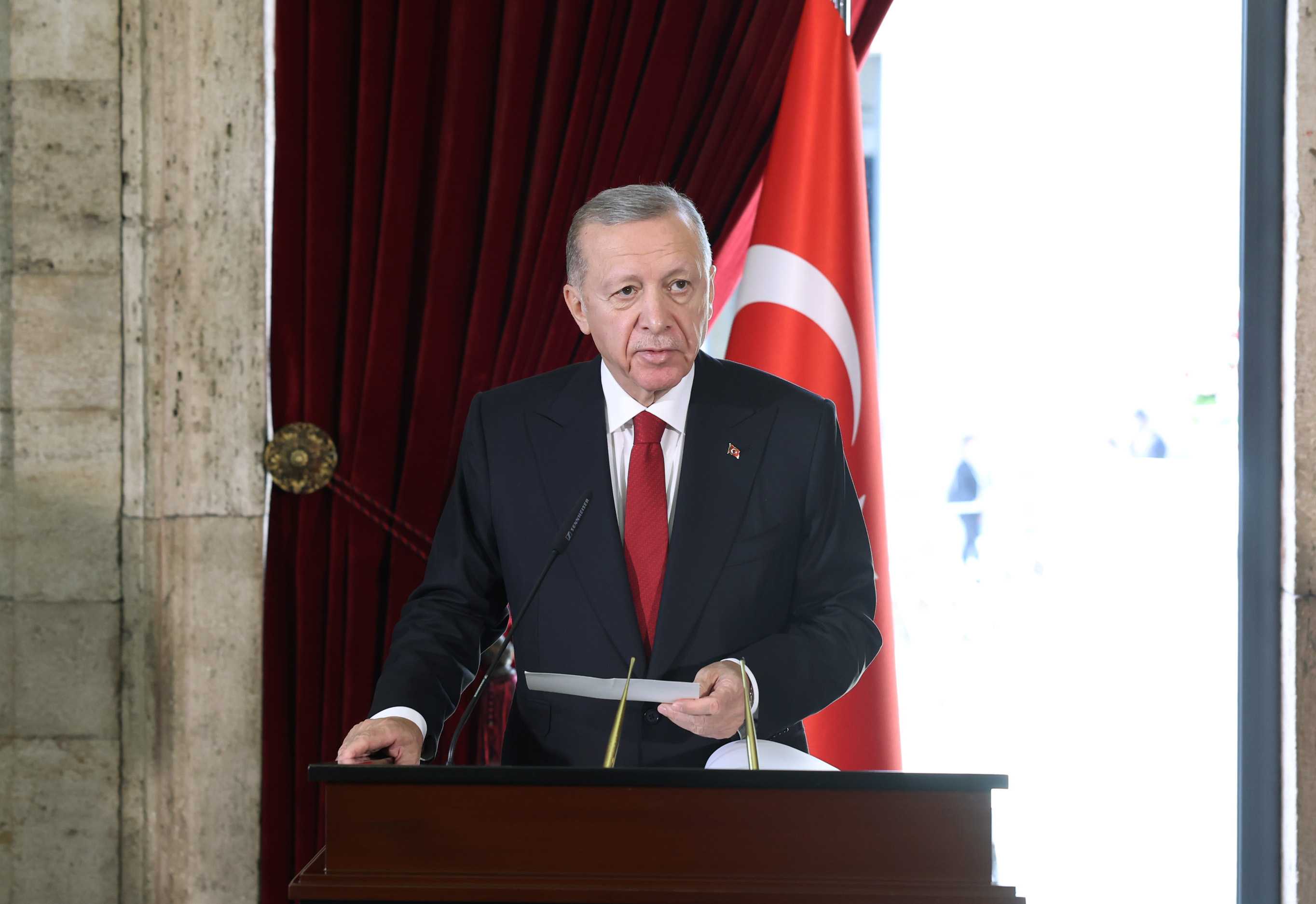 Cumhuriyet'in 100. Yılında Cumhurbaşkanı Erdoğan ve Devlet Erkanı Anıtkabir'de 5 AA 20231029 32558105 32558096 CUMHURBASKANI ERDOGAN BASKANLIGINDAKI DEVLET ERKANI ANITKABIRI ZIYARET ETTI