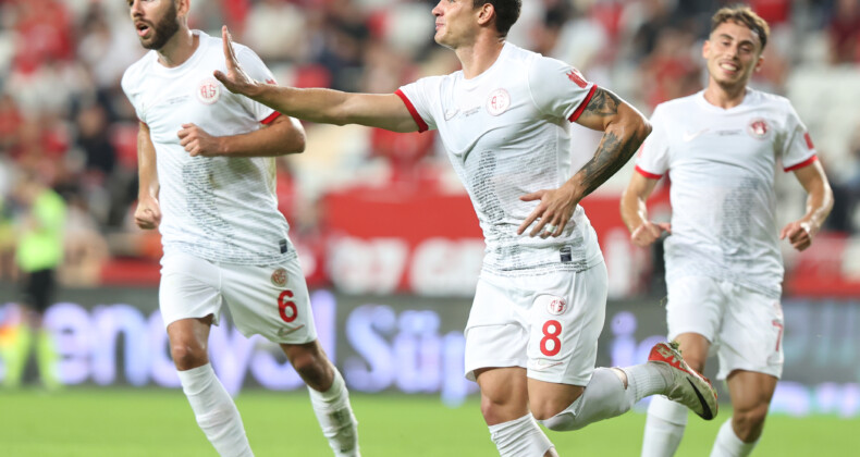 Antalyaspor, Ev Sahasında Başakşehir’i Dize Getirdi!