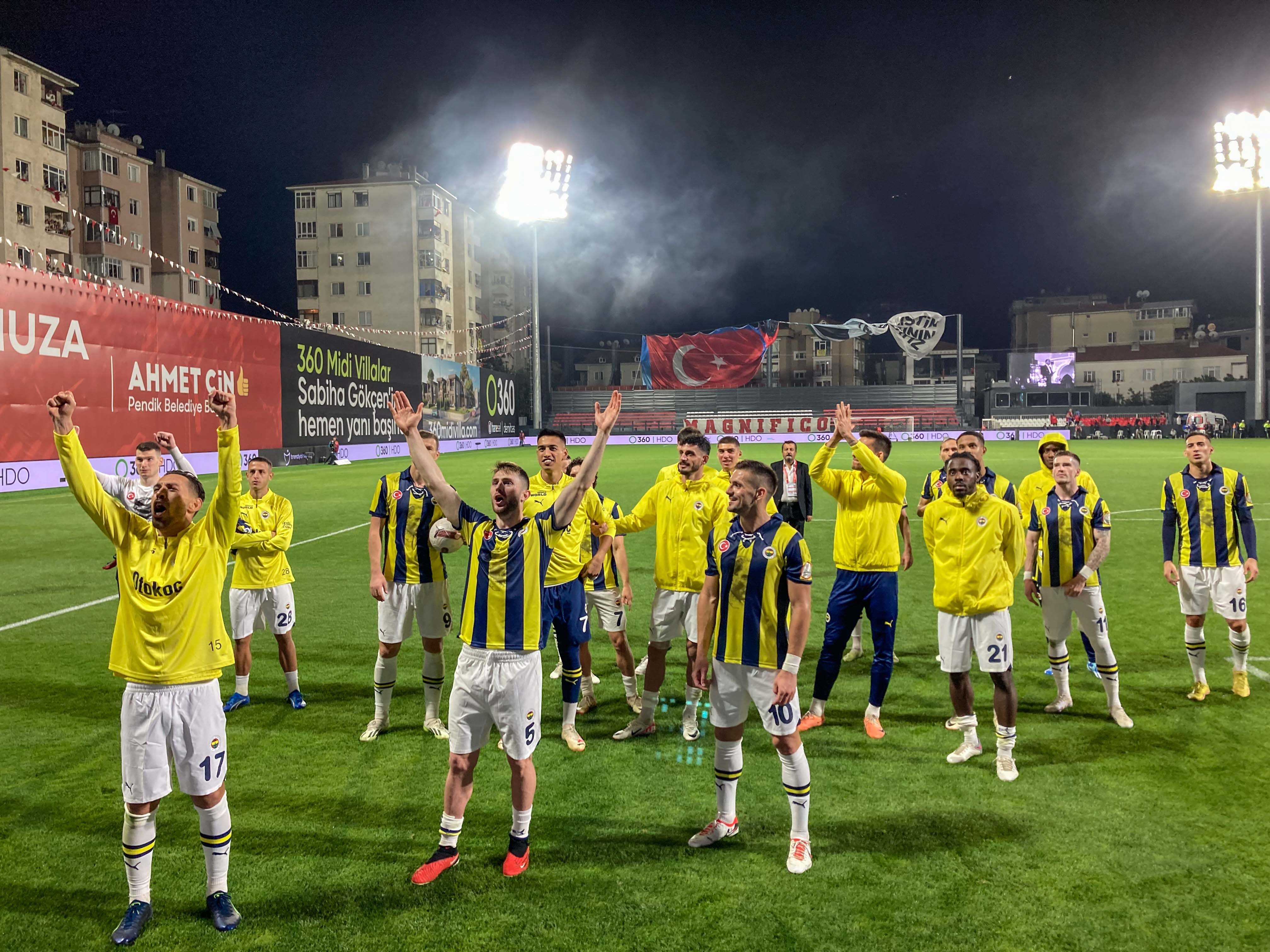 Dzeko'nun Hat-Trick Şovu: Fenerbahçe, Pendikspor'u 5-0 Yendi! 7 AA 20231029 32568479 32568478 SILTAS YAPI PENDIKSPOR FENERBAHCE