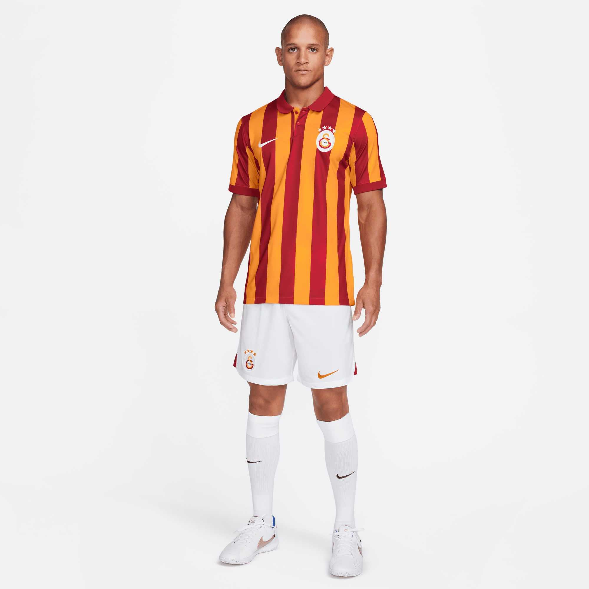 Galatasaray Yeni Formasını Tanıttı! Fiyatı Şaşırttı... 3 F76S9RiWEAALsiB