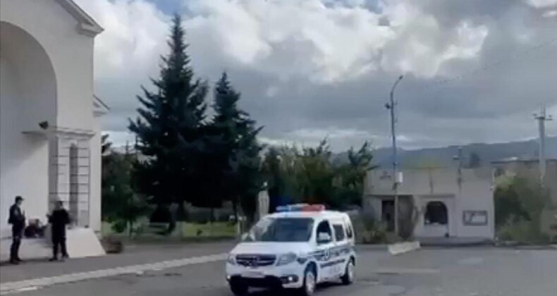 Azerbaycan Polisi, Karabağ’daki Kiliseleri Koruma Altına Aldı