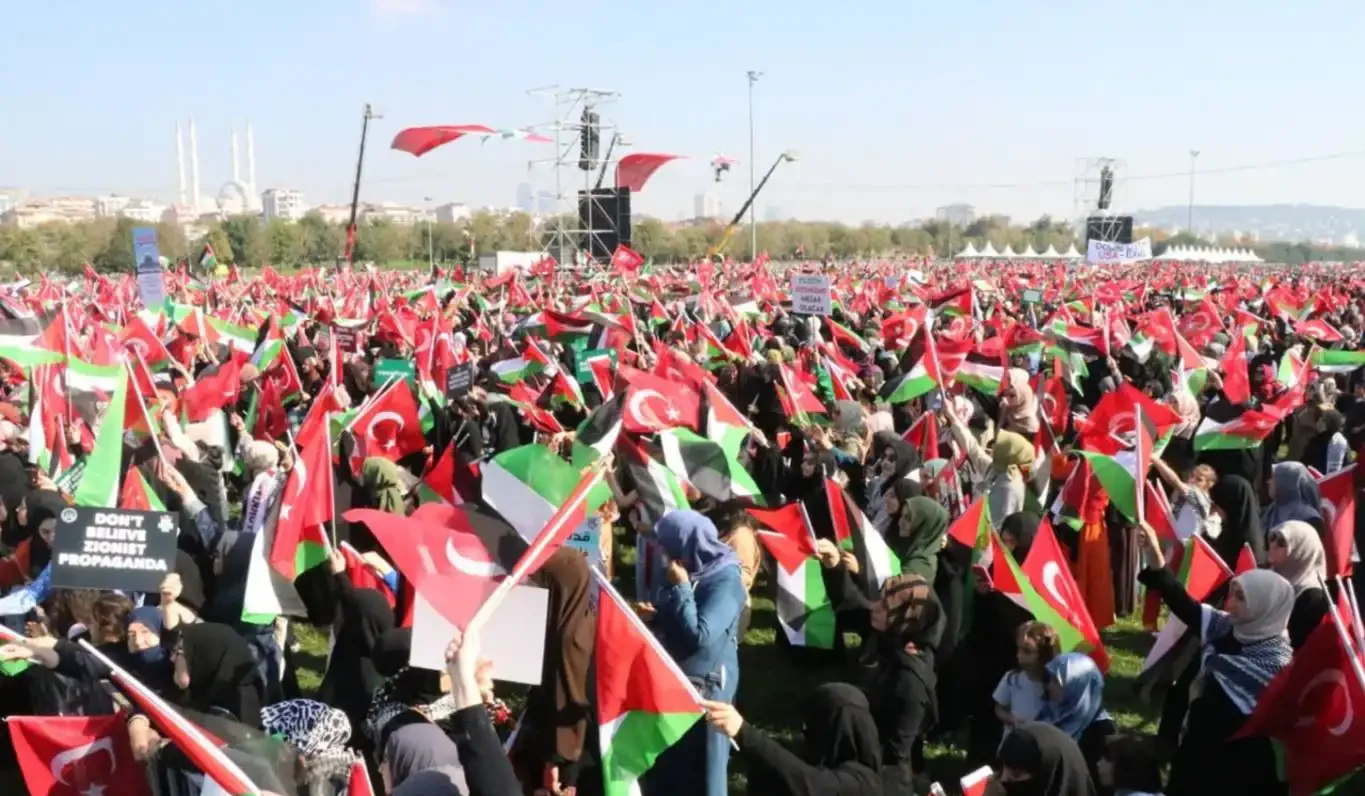 Başakşehir, Filistin'in Yanında: Dev Miting İçin Saatleri Sayıyor! 1 b70418c3 a6f2 4ef3 a9b8 d385a0b96447 e1698428866422