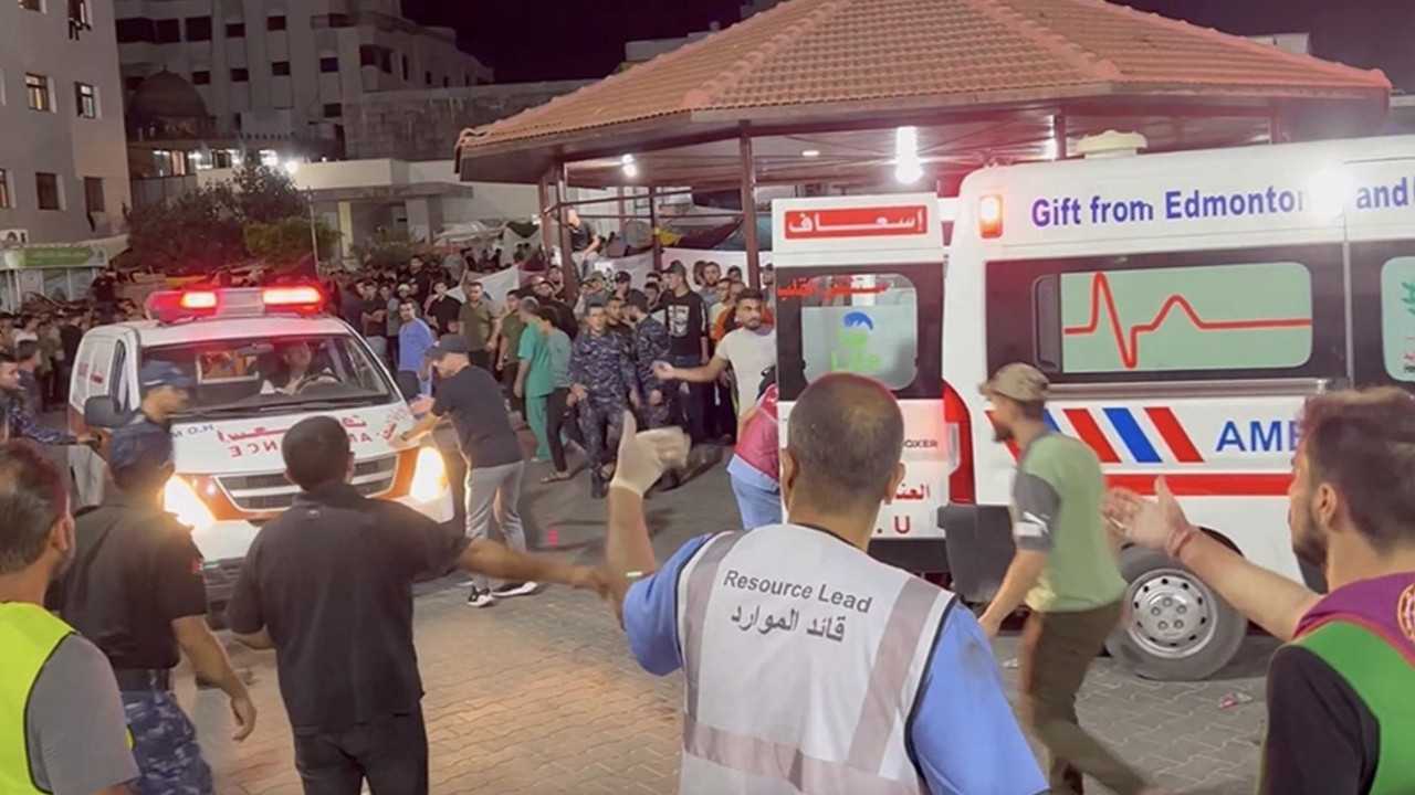 Dünya'dan Gazze Katliamına Tepkiler! "Saldırılar Derhal Son Bulmalı" 2 gazze saglik bakanligi israil hastaneyi vurdu en az 500 kisi hayatini kaybetti te7u