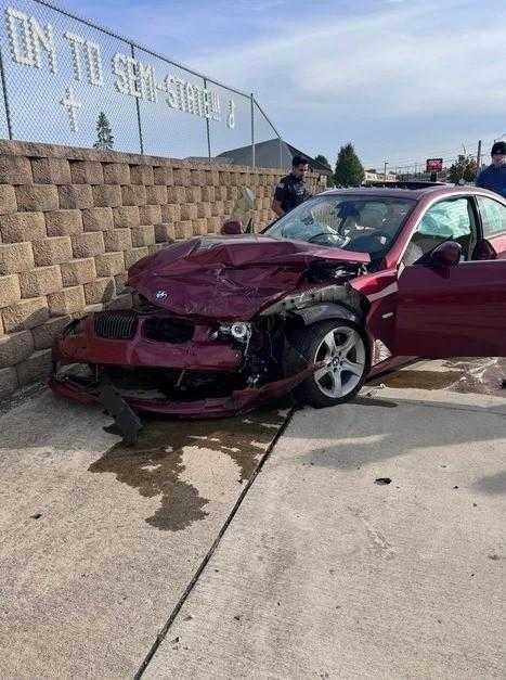 iki bmwnin carpistigi feci kazada iphone hayat kurtardi 1 3KrMTMNR
