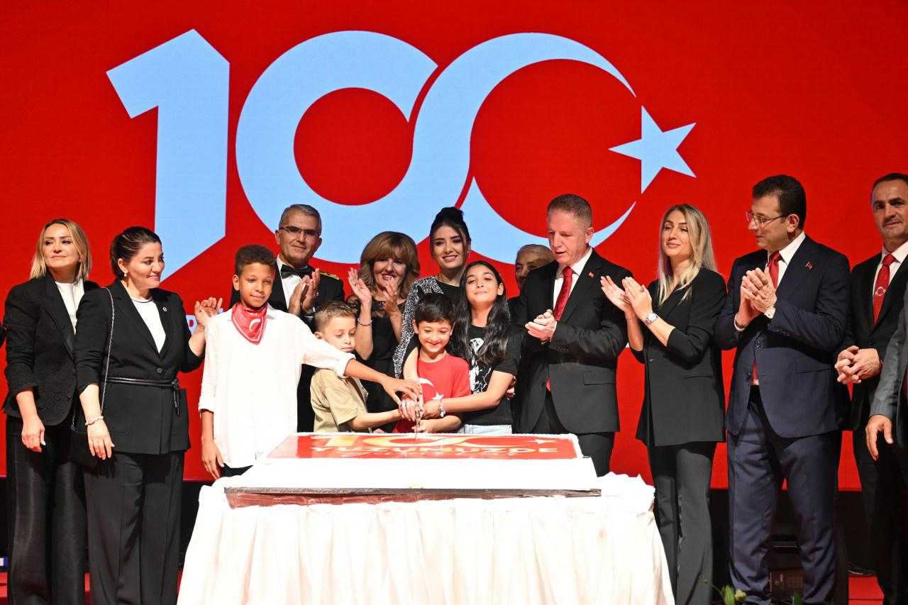 İstanbul Valiliğinde 100. Yıl Programı! Ekrem İmamoğlu da Katıldı 4 istanbul valiliginde 100 yil programi ekrem imamoglu da katildi 4 m9rkPM6Y