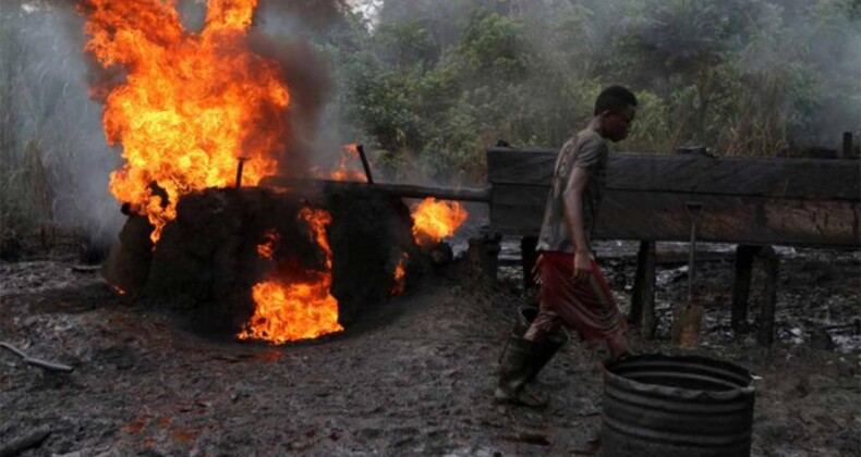Nijerya’da Petrol Rafinerisinde Patlama: 37 Kişi Öldü
