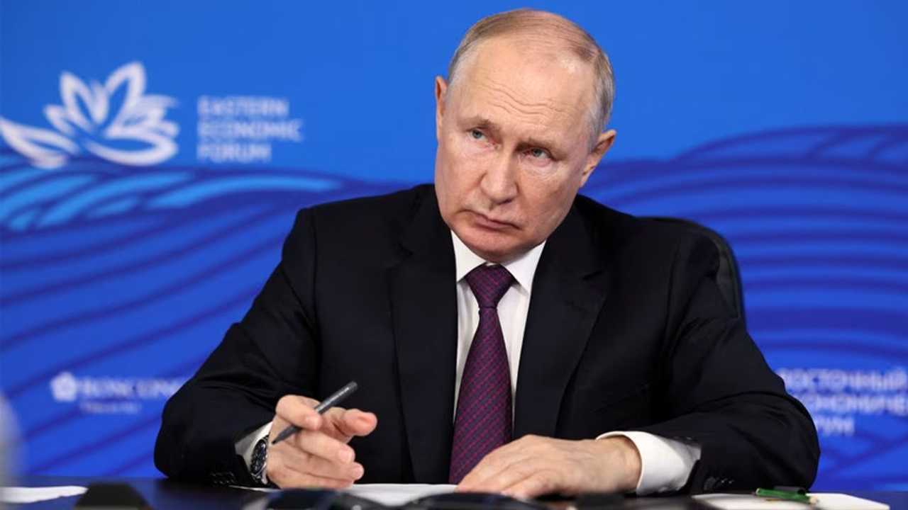 Putin'e Kalp Krizi İddiası! Dublör İddiaları Gerçek Mi? 4 putin kalp krizi mi gecirdi putin saglik durumu nedir zMzsFaU3