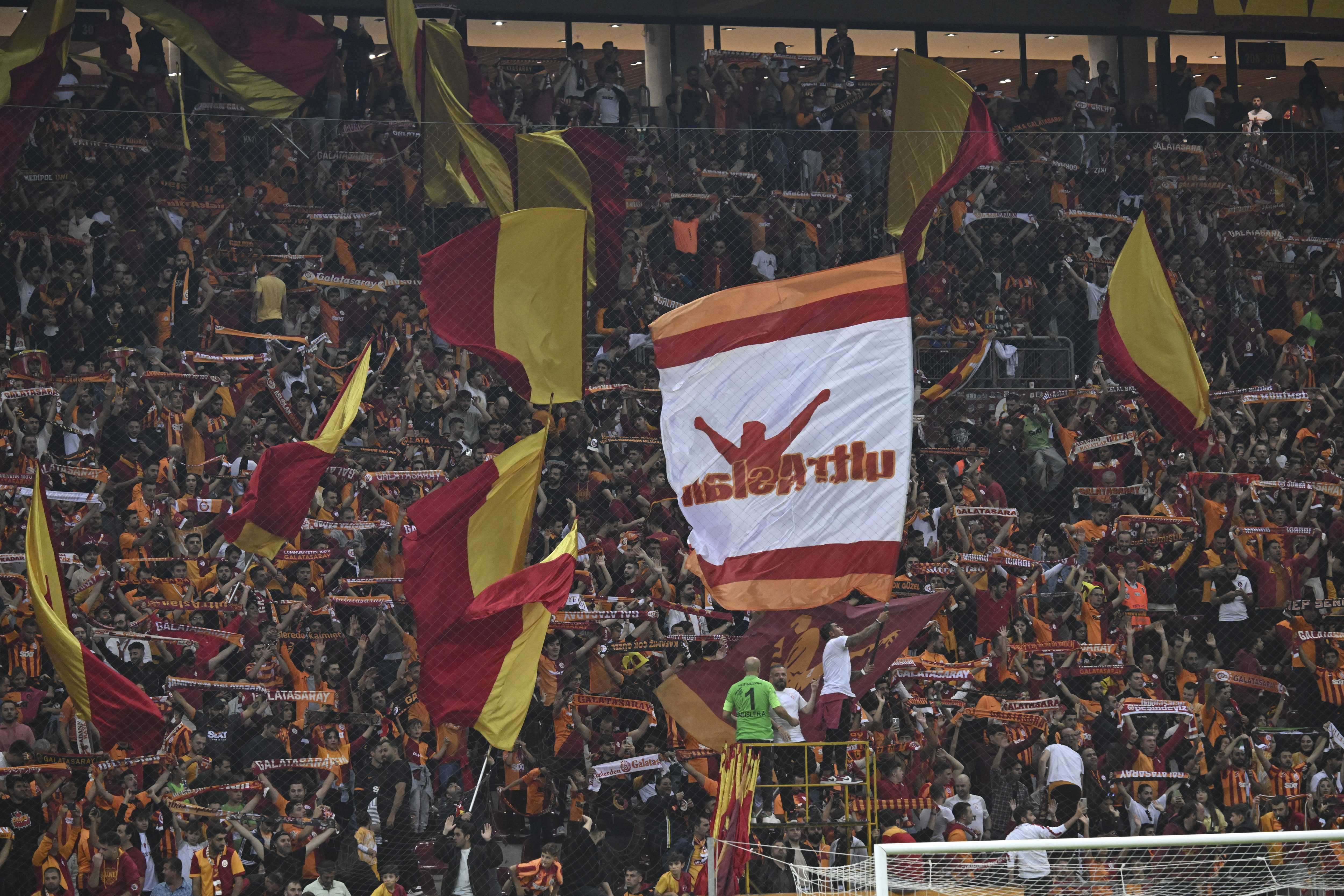 Galatasaray'ın Avrupa Hayali: Şampiyonlar Ligi'nde Dramatik Dönemeç! 2 AA 20231103 32636467 32636456 GALATASARAY KASIMPASA