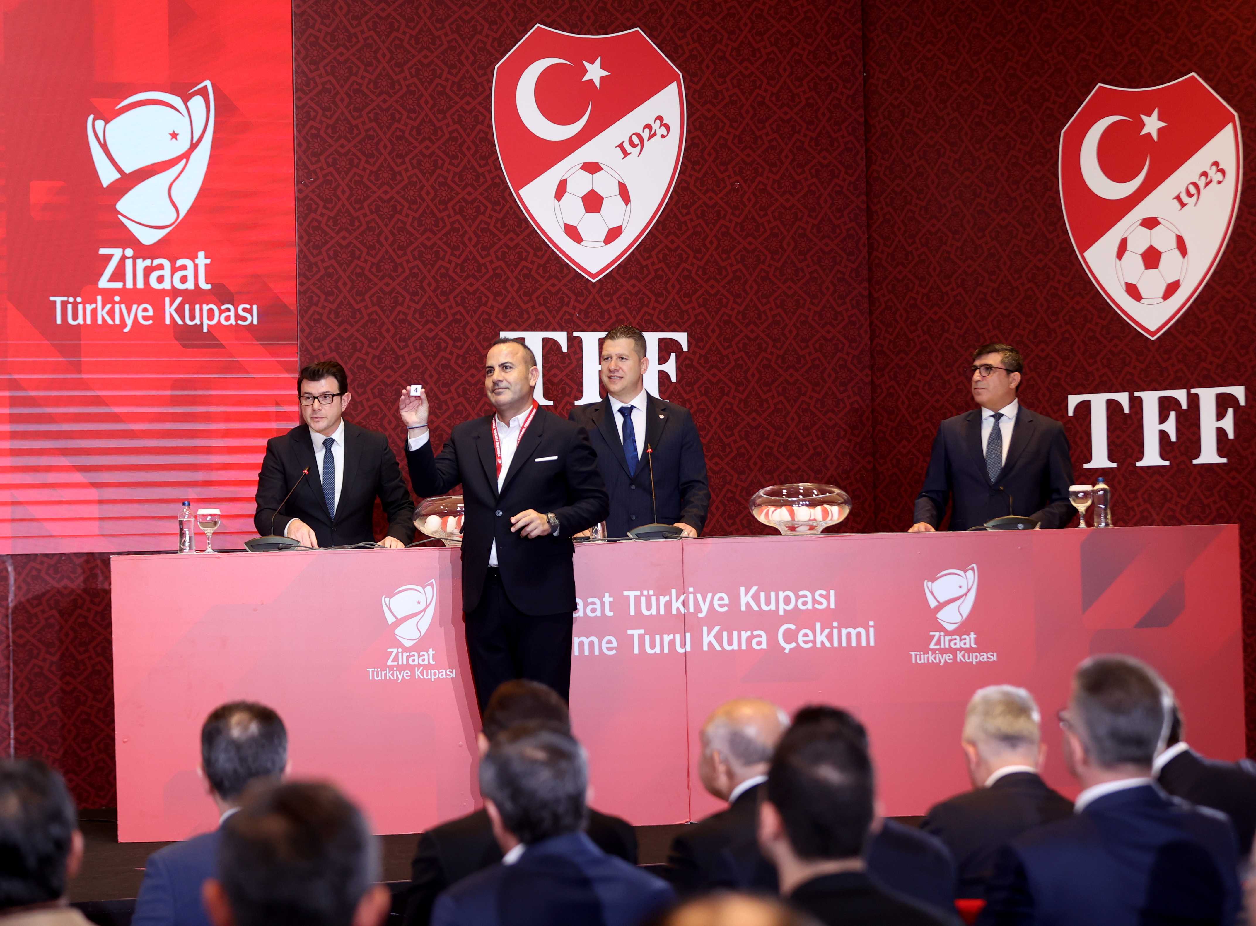 AA 20231107 32715794 32715792 ZIRAAT TURKIYE KUPASINDA 4 ELEME TURU KURA CEKIMI