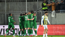 Fenerbahçe Avrupa’da İlk Mağlubiyetini Aldı