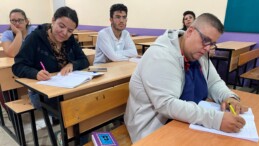 Manisa’da Evli Çift 40 Yaş Sonrası Üniversite Hayalini Gerçekleştiriyor