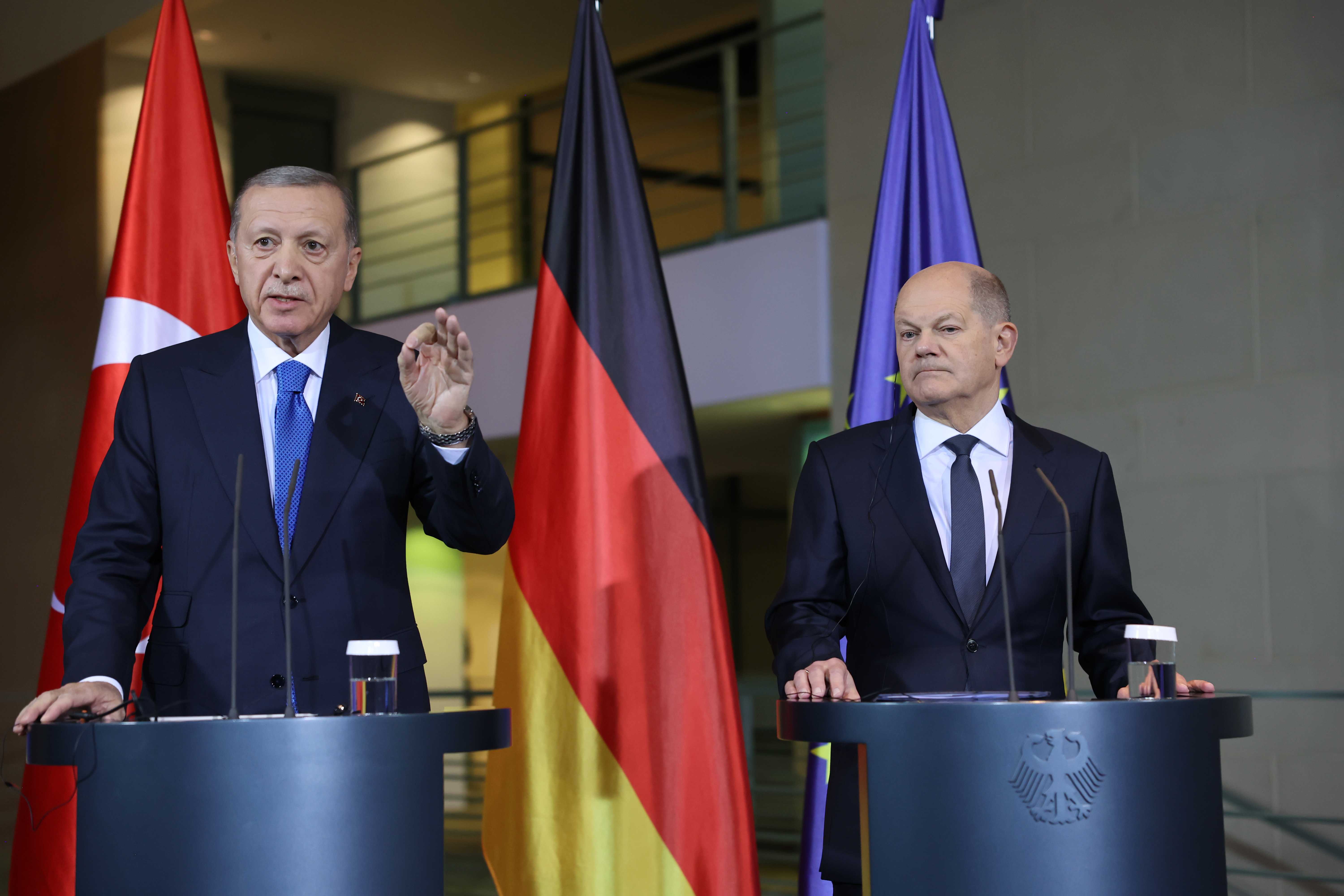 AA 20231117 32944244 32944237 CUMHURBASKANI ERDOGAN ALMANYA BASBAKANI SCHOLZ