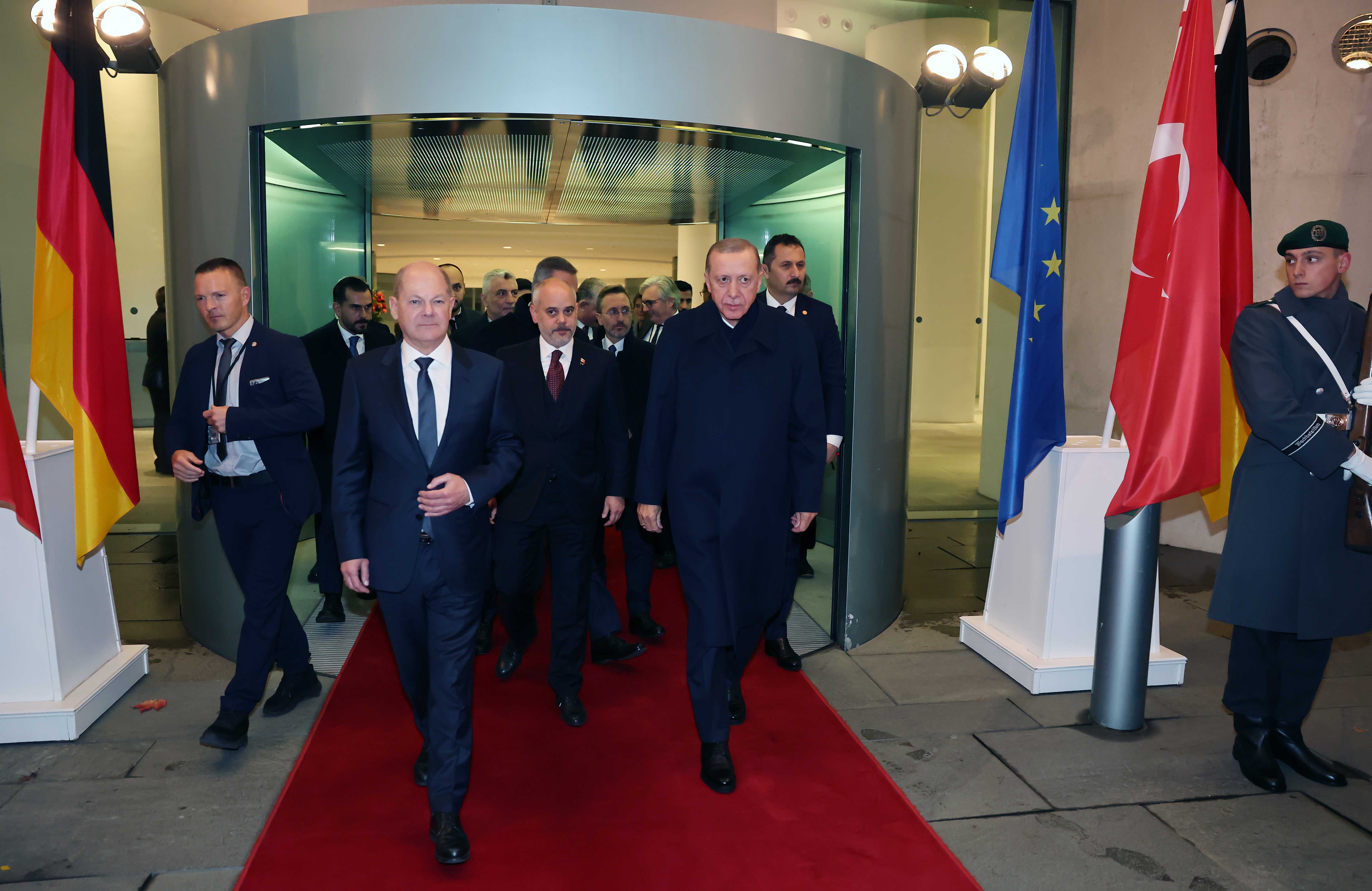 AA 20231117 32946580 32946579 CUMHURBASKANI ERDOGAN ALMANYADA