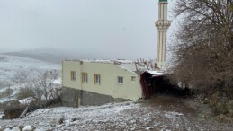 Çankırı’da Şiddetli Rüzgar Cami Çatısını Uçurdu!