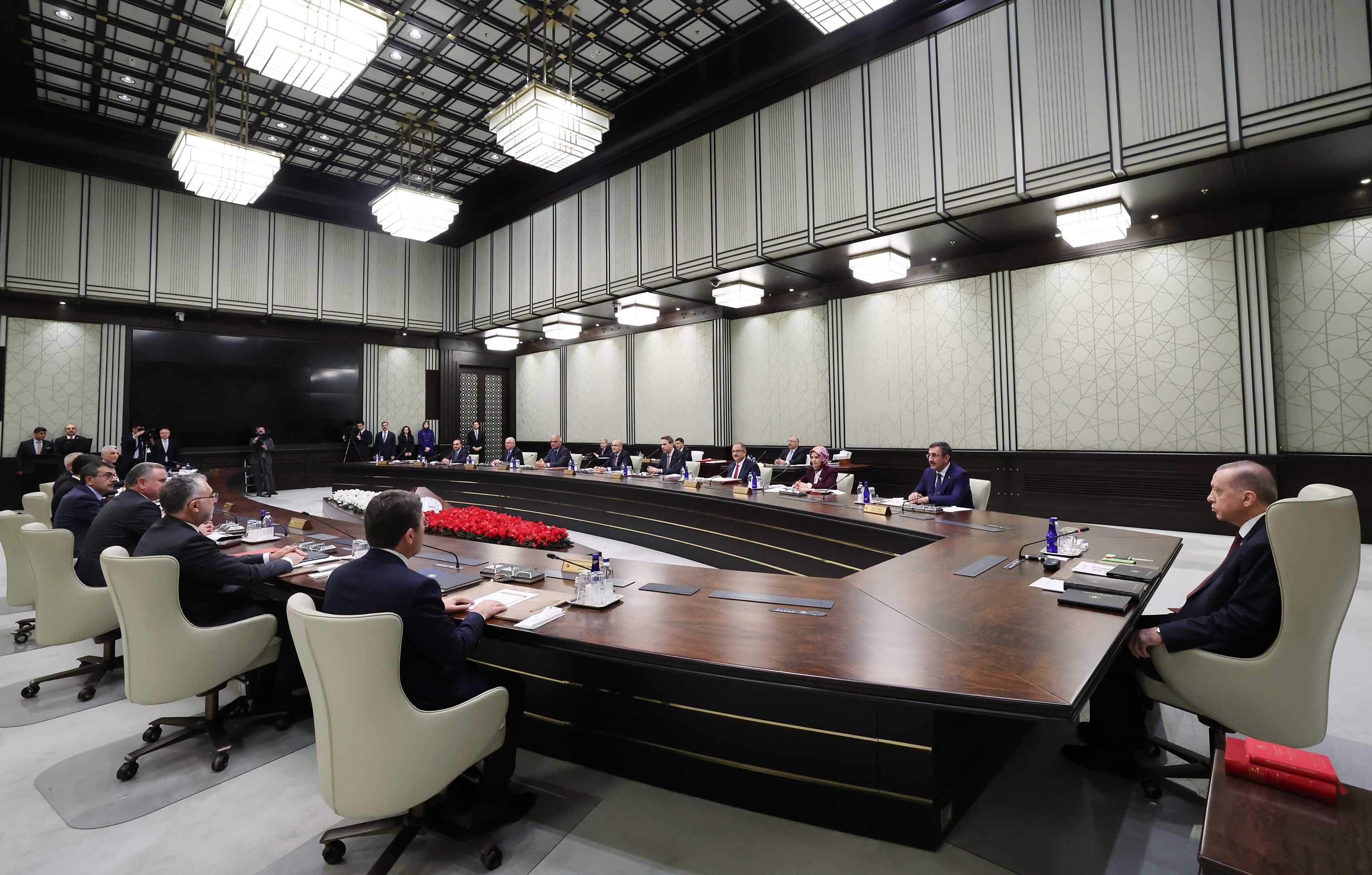 Kabine Toplandı: Çalışan Emekliye İkramiye ve Gazze Gündemde 1 AA 20231120 32973223 32973222 CUMHURBASKANLIGI KABINE TOPLANTISI