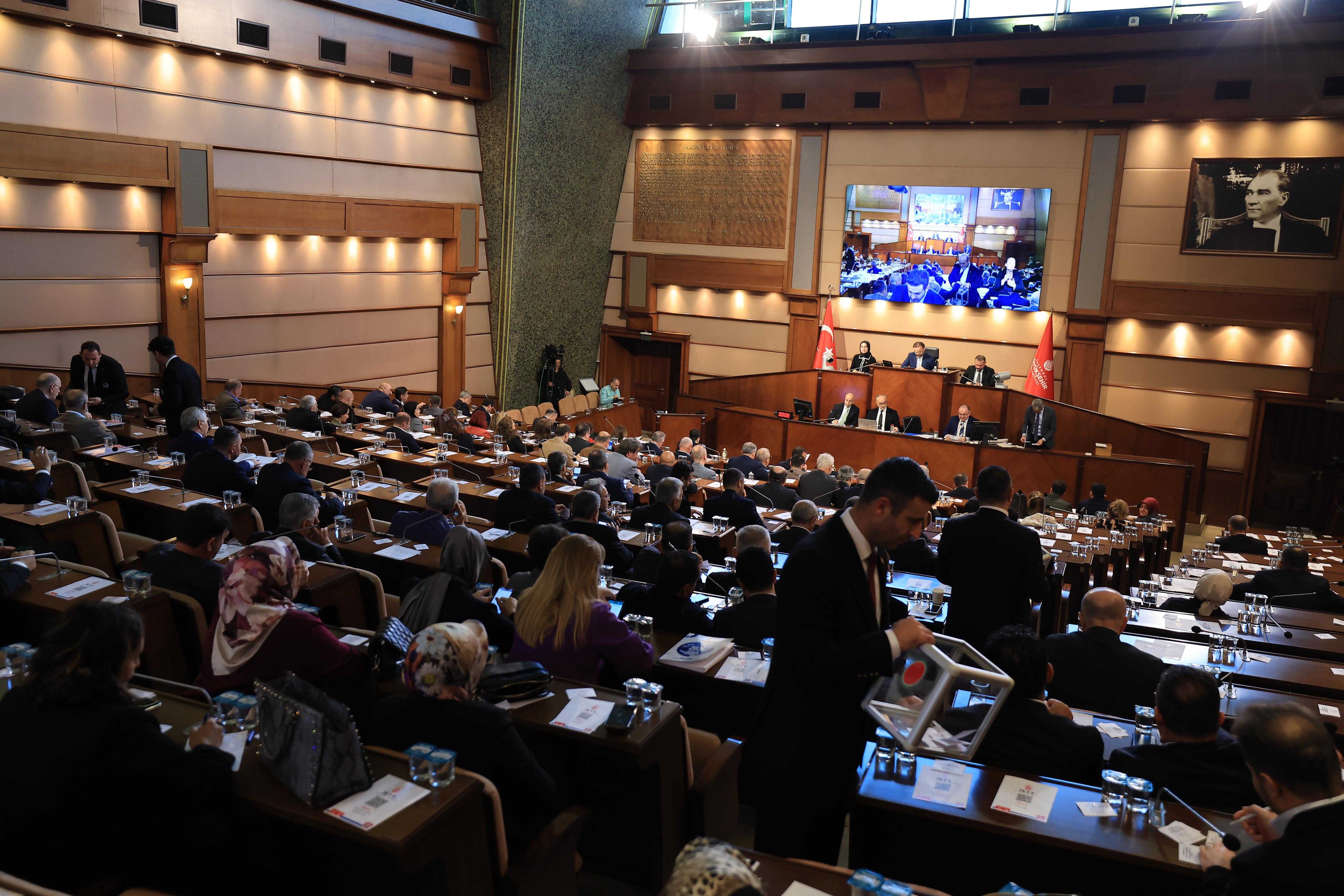 İstanbul'da Su Fiyatlarına Yüzde 15 Zam Kararı 1 AA 20231121 32985118 32985117 IETTNIN 2024 YILI BUTCESI KABUL EDILDI