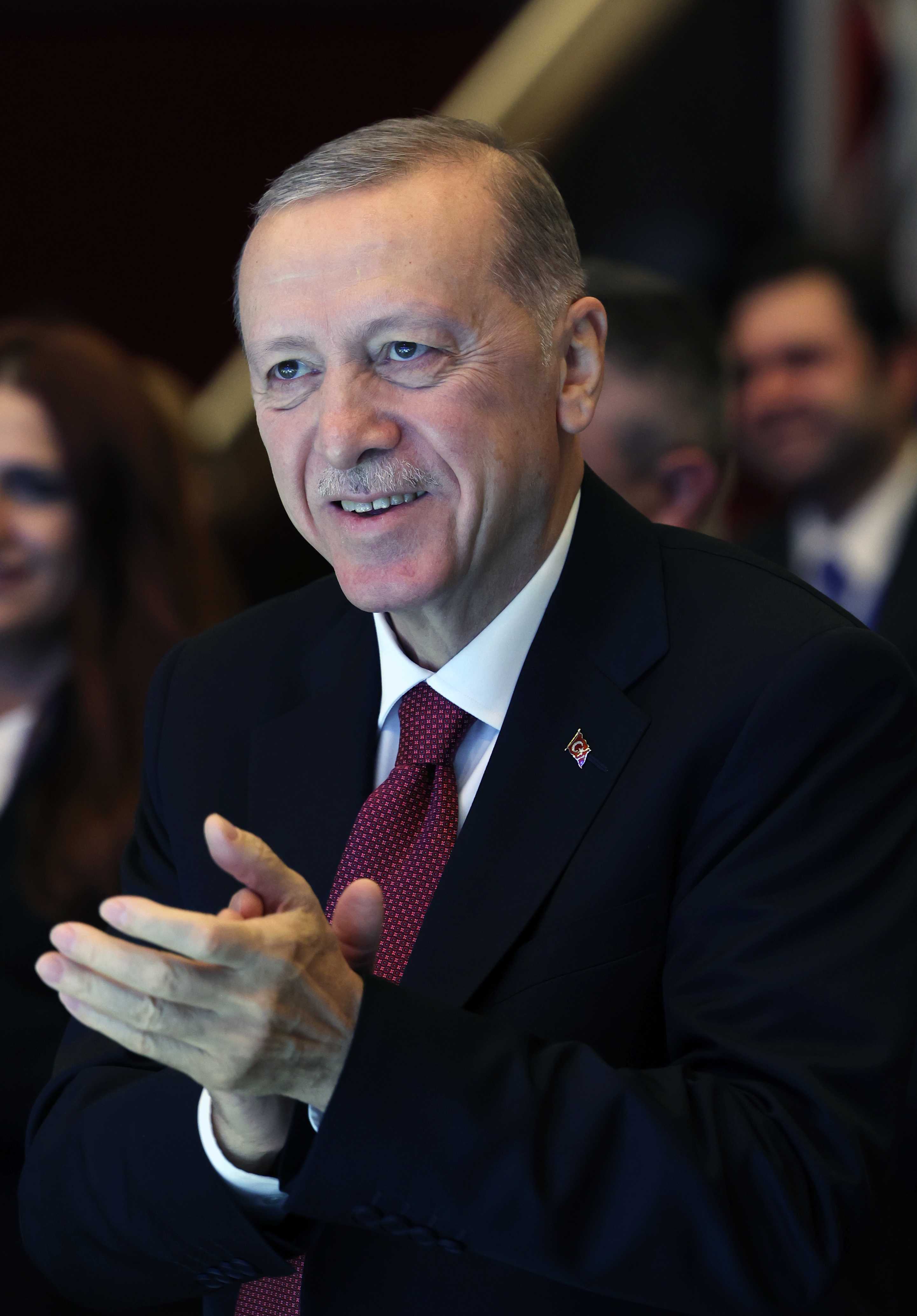 Erdoğan'dan Emeklilere 5 Bin TL İkramiye Müjdesi 5 AA 20231124 33014128 33014126 CUMHURBASKANI ERDOGAN ISTANBULDAKI OGRETMENLER GUNU PROGRAMINA KATILDI