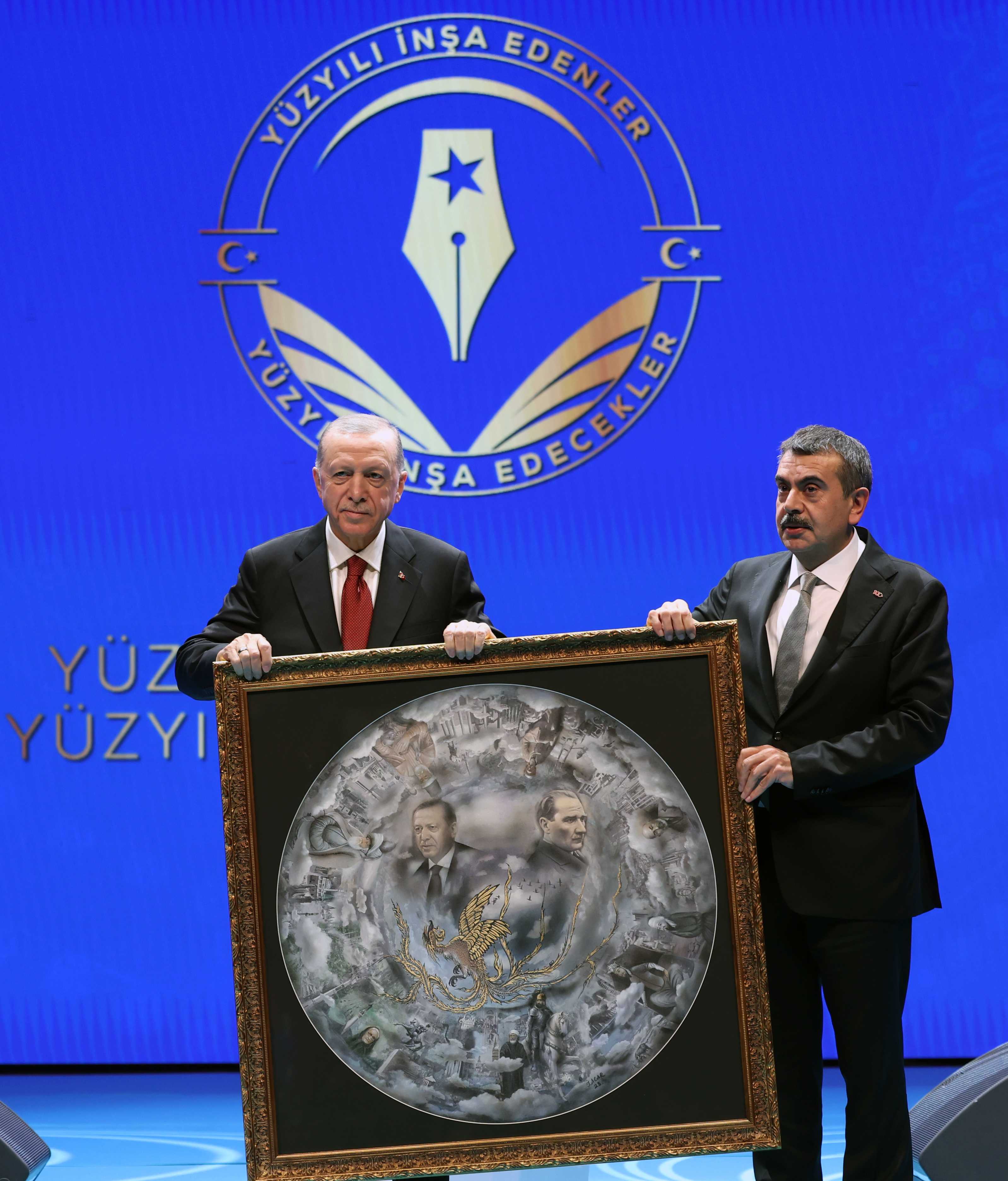 Erdoğan'dan Emeklilere 5 Bin TL İkramiye Müjdesi 4 AA 20231124 33014128 33014127 CUMHURBASKANI ERDOGAN ISTANBULDAKI OGRETMENLER GUNU PROGRAMINA KATILDI