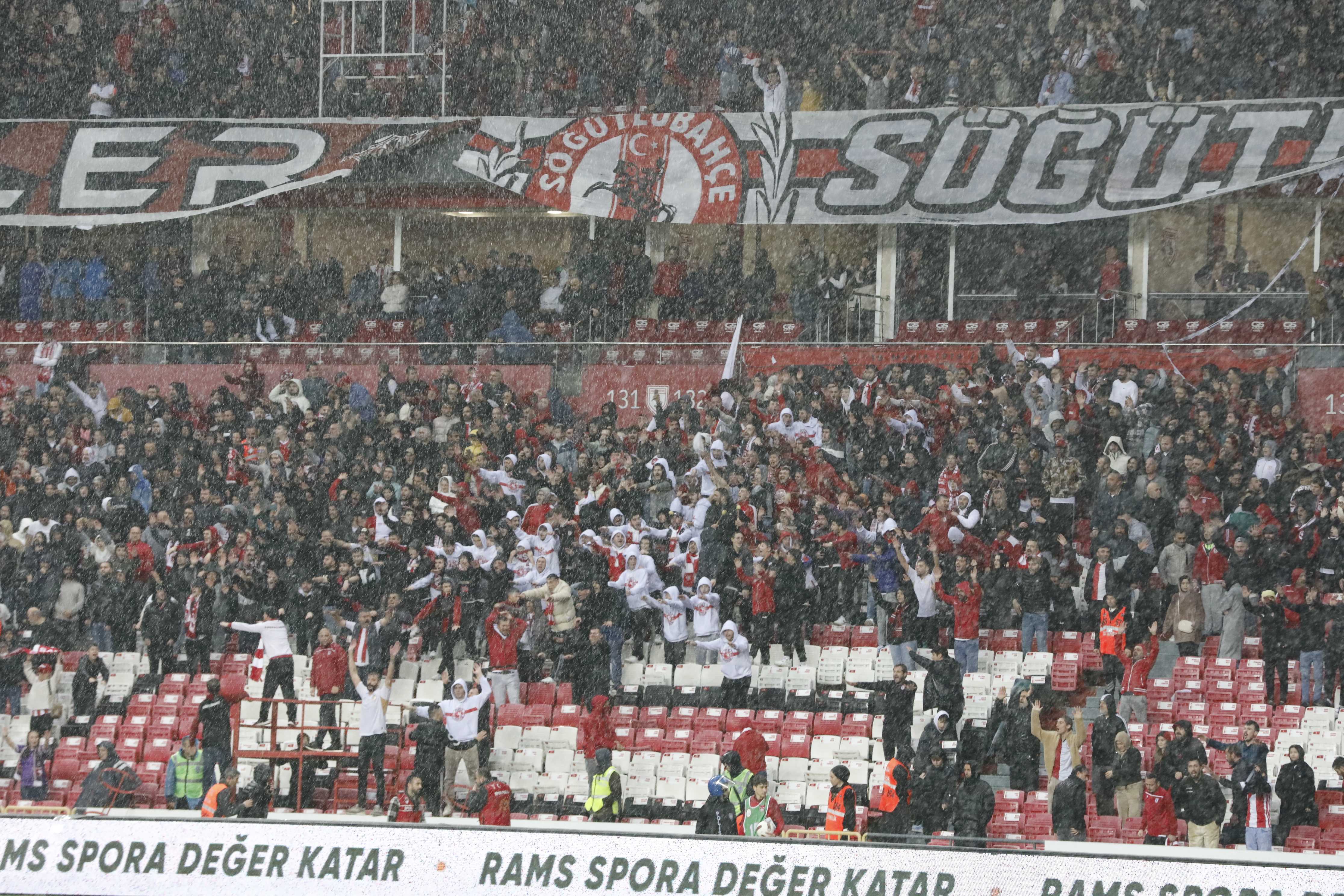 AA 20231126 33030547 33030544 YILPORT SAMSUNSPOR BESIKTAS