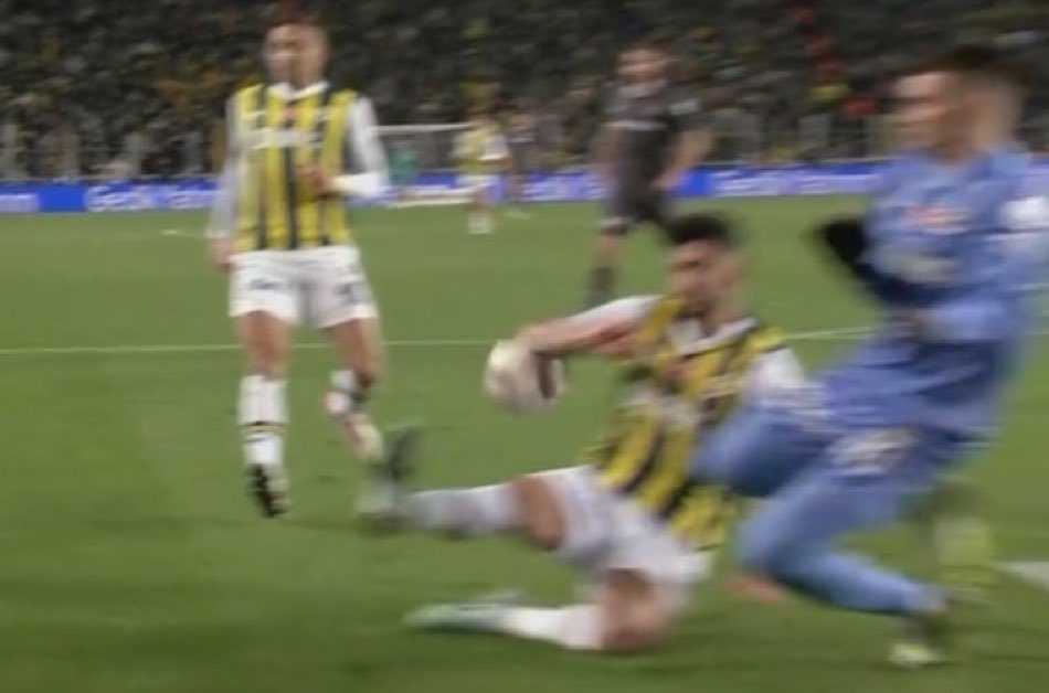 Fenerbahçe-Karagümrük Maçında Penaltı Tartışması: Eski Hakemler Ne Diyor? 3 F 4o7X XUAAe1Ze