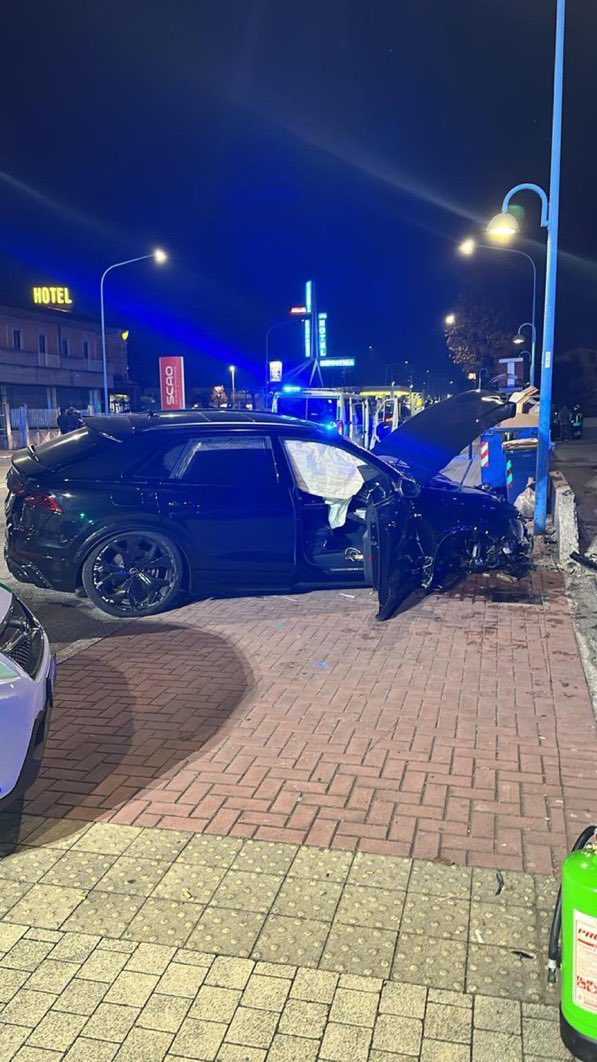 Mario Balotelli, Trafik Kazası Geçirdi! Alkol Testini Reddetti! 1 F pwWRHX0AA7gge