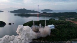 ABD ve Japonya Tedirgin: Kuzey Kore İlk Casus Uydusunu Fırlattı