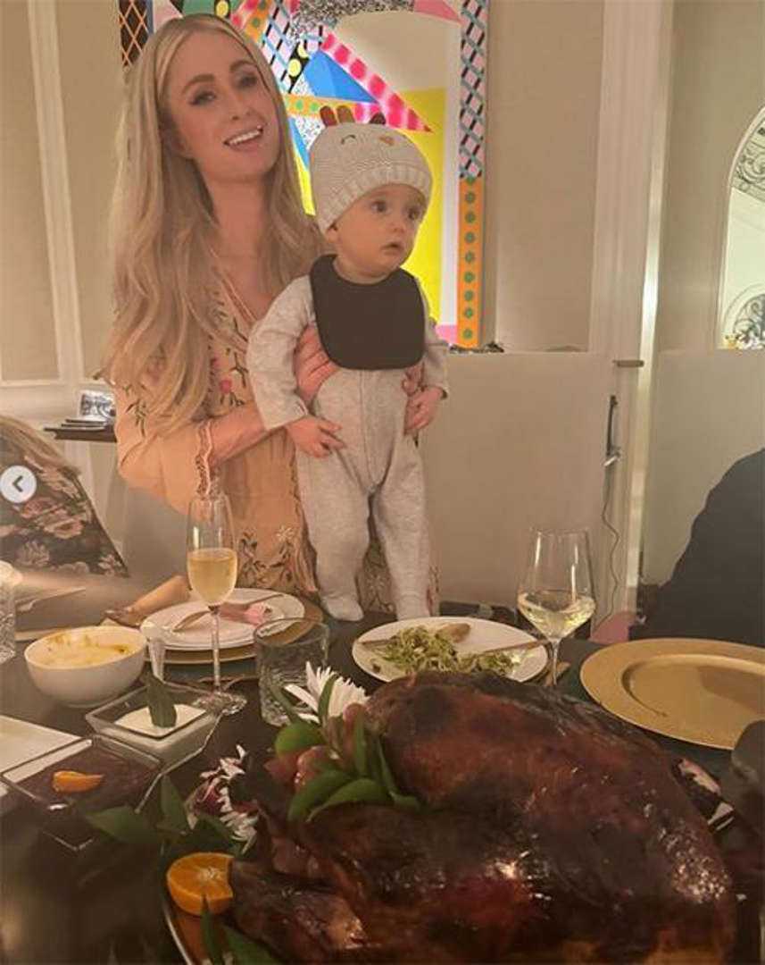 Paris Hilton, Oğluna Yönelik Eleştirilere Sert Tepki Gösterdi 4 parishilton2