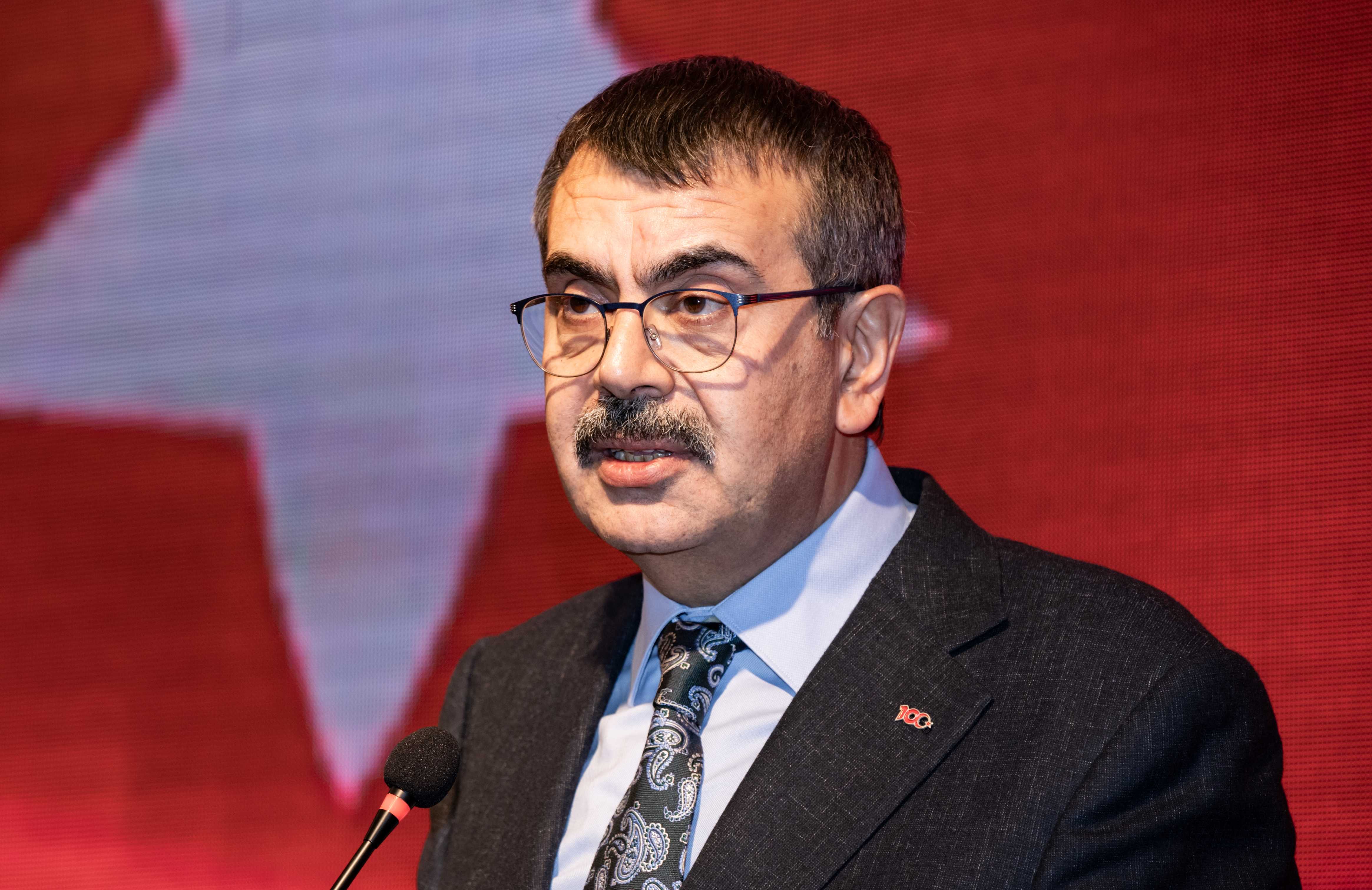 Milli Eğitim Bakanı Yusuf Tekin'den Müfredat ve Ders Süreleri Açıklaması 1 AA 20231128 33049024 33049017 ARNAVUTLUK BAYRAK VE BAGIMSIZLIK GUNU ANKARADA KUTLANDI