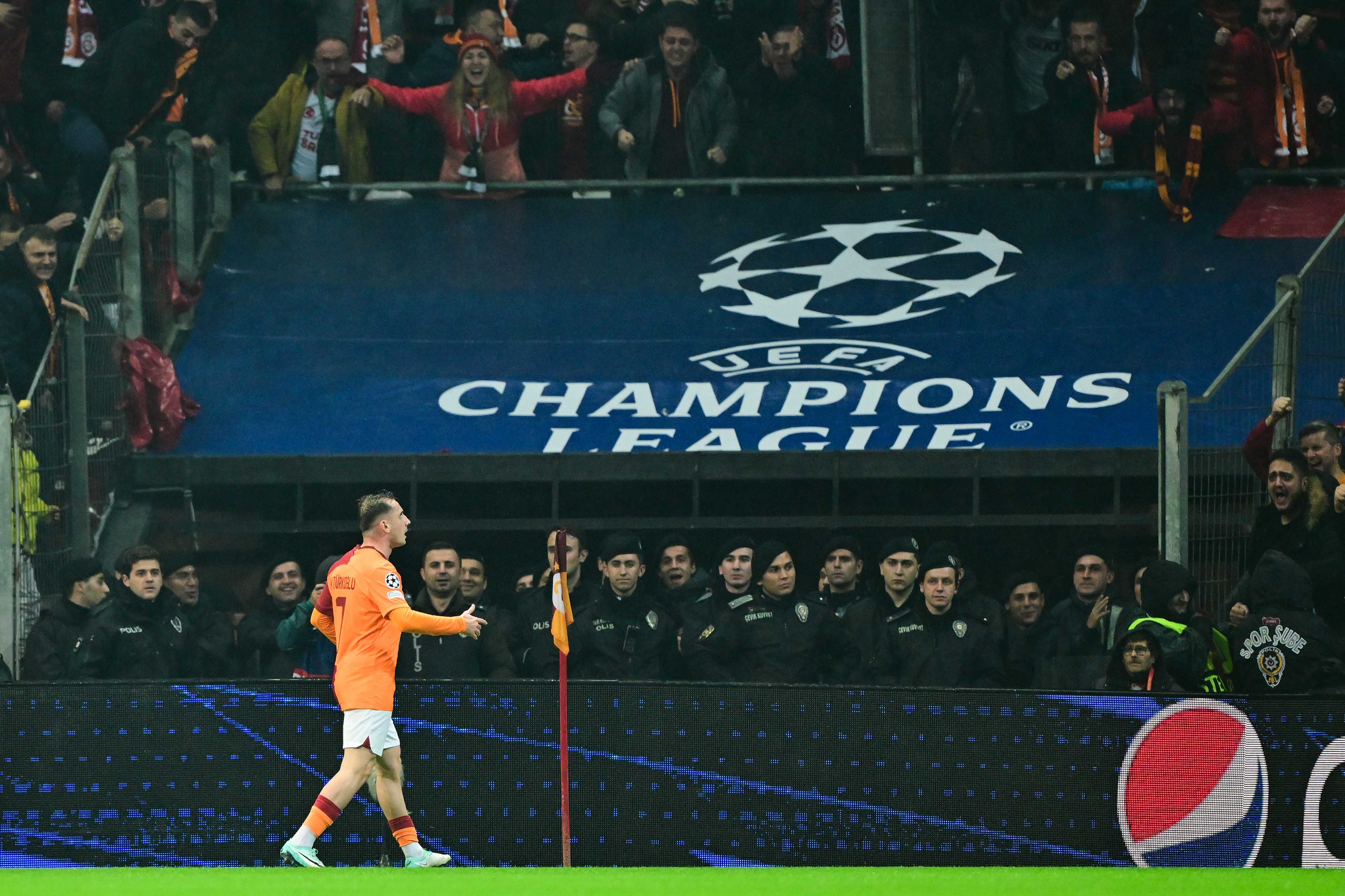 Galatasaray, Kopenhag'a Karşı Kritik Maç İçin Hazır 4 AA 20231129 33060812 33060805 GALATASARAY MANCHESTER UNITED 1