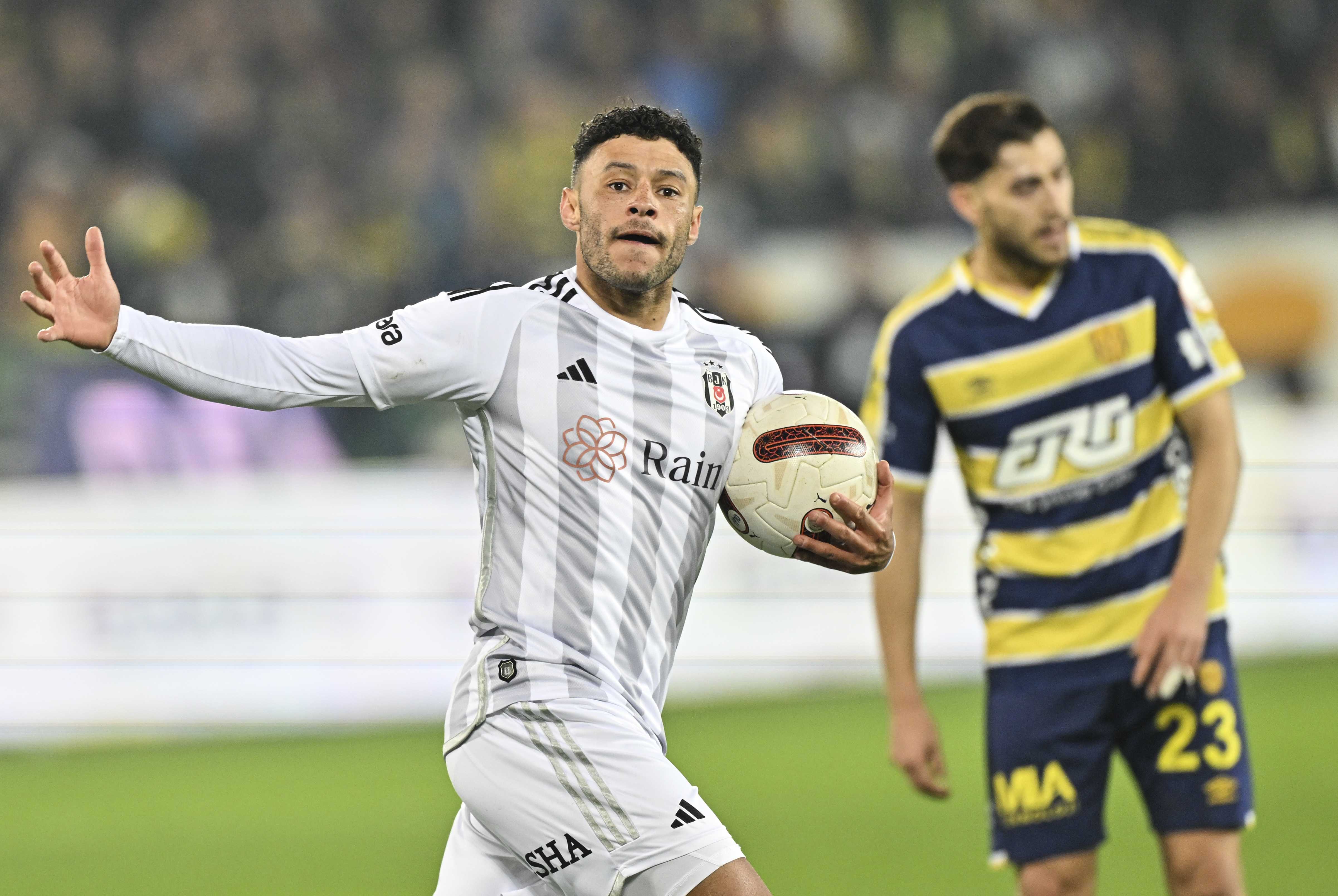 Süper Lig'de Dev Derbi: Beşiktaş, Fenerbahçe'yi Ağırlıyor 4 AA 20231203 33094867 33094866 MKE ANKARAGUCU BESIKTAS