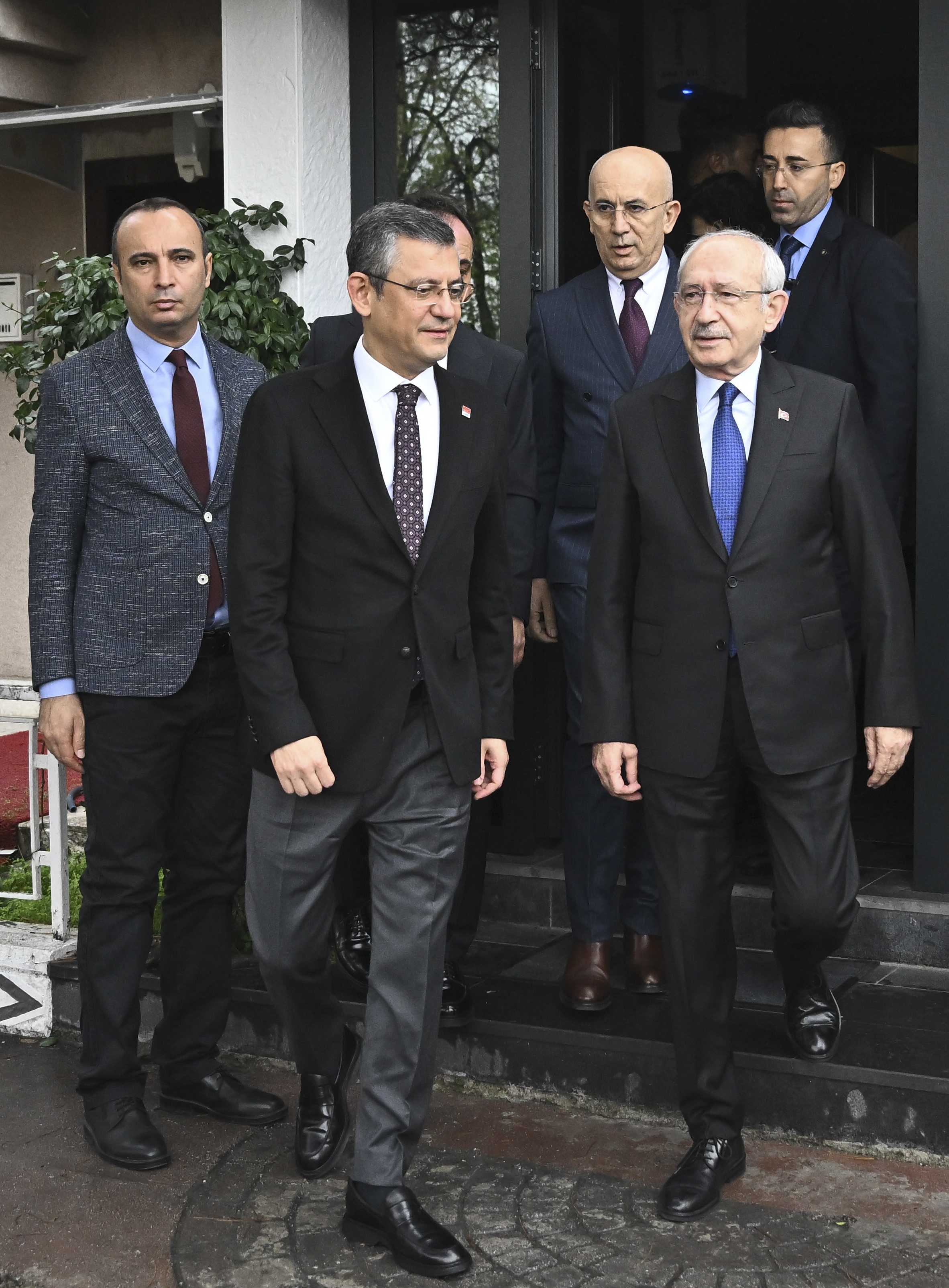CHP Lideri Özgür Özel'den Kemal Kılıçdaroğlu'nu Ziyaret Etti 1 AA 20231208 33131859 33131853 CHP GENEL BASKANI OZEL KEMAL KILICDAROGLUNU ZIYARET ETTI