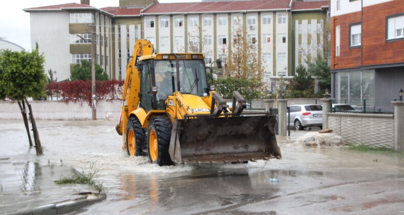 Antalya Serik’te Sağanak Nedeniyle Hayat Olumsuz Etkilendi