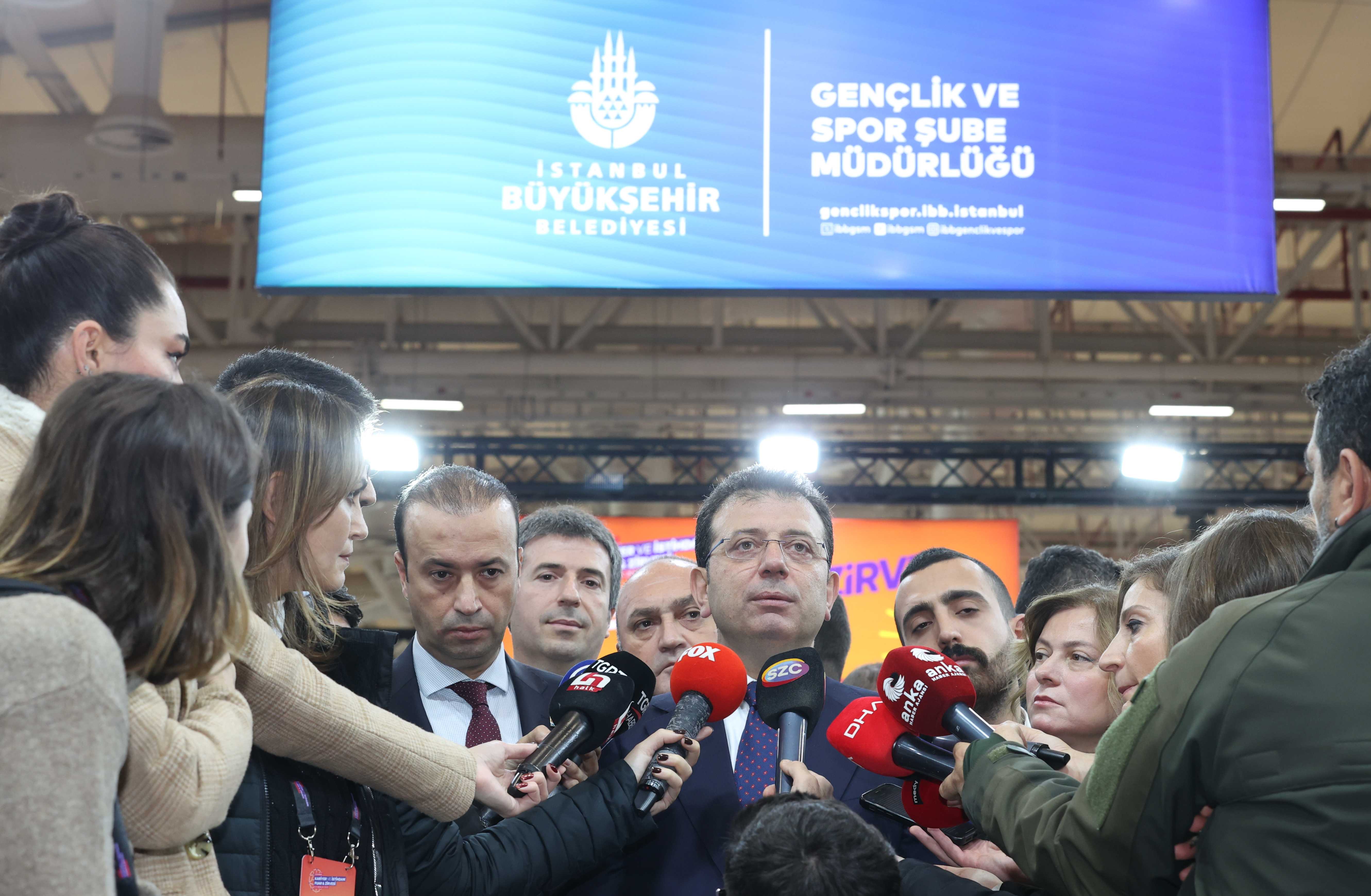 İBB Başkanı İmamoğlu'dan Akşener'in Eleştirilerine Tepki! 3 AA 20231208 33134247 33134243 IBB BASKANI IMAMOGLU GAZETECILERIN SORULARINI YANITLADI