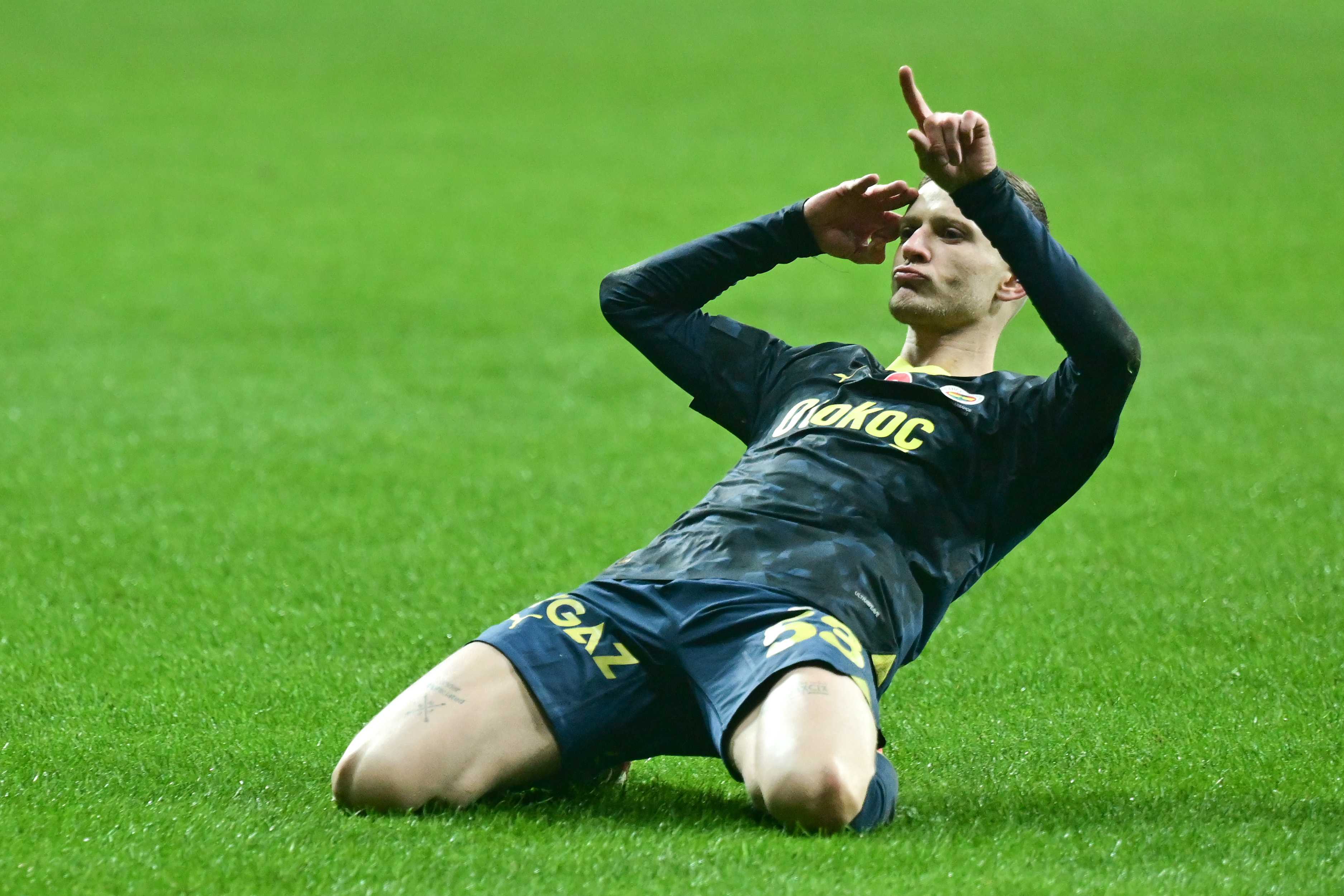 AA 20231209 33145166 33145163 BESIKTAS FENERBAHCE