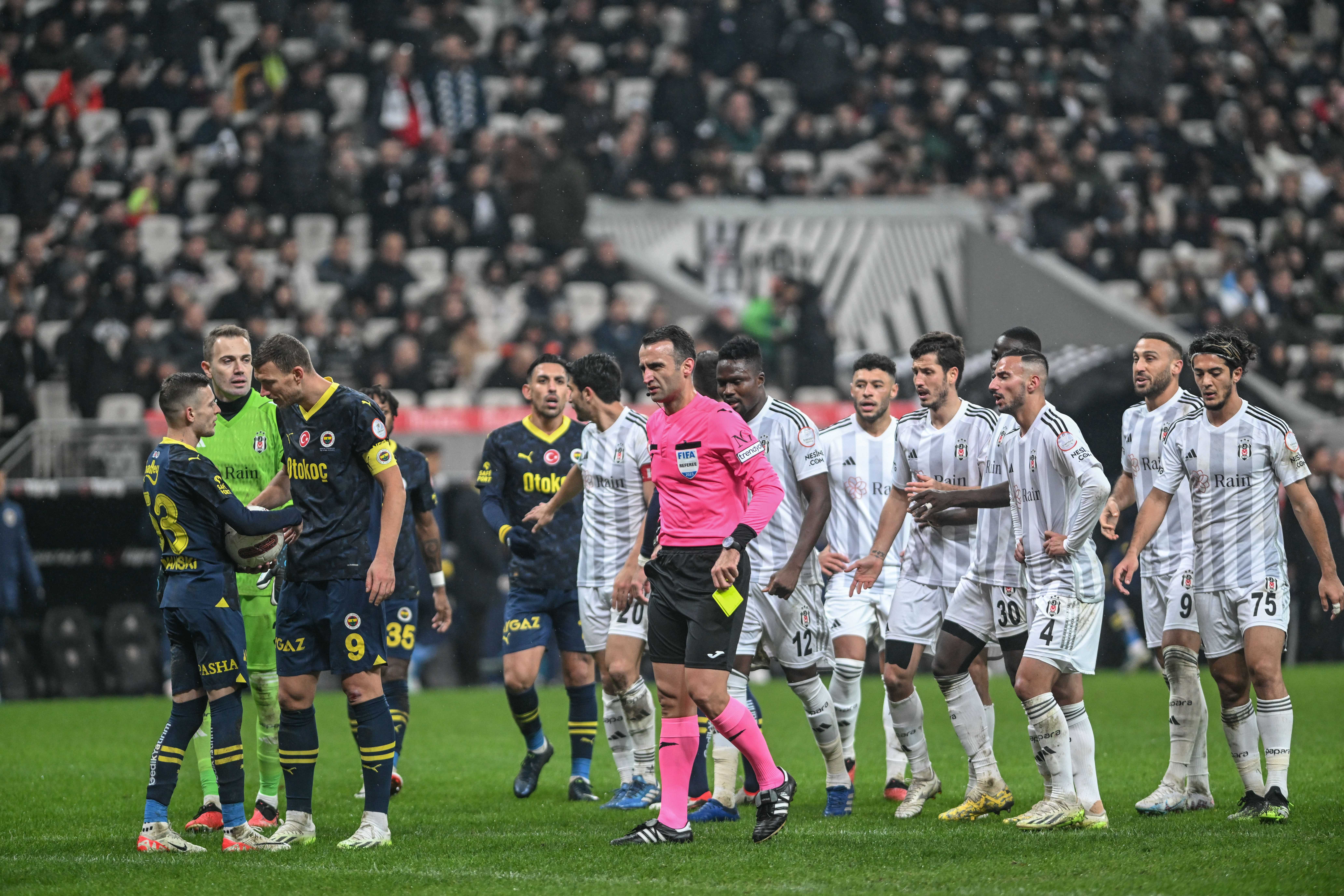 AA 20231209 33145293 33145288 BESIKTAS FENERBAHCE