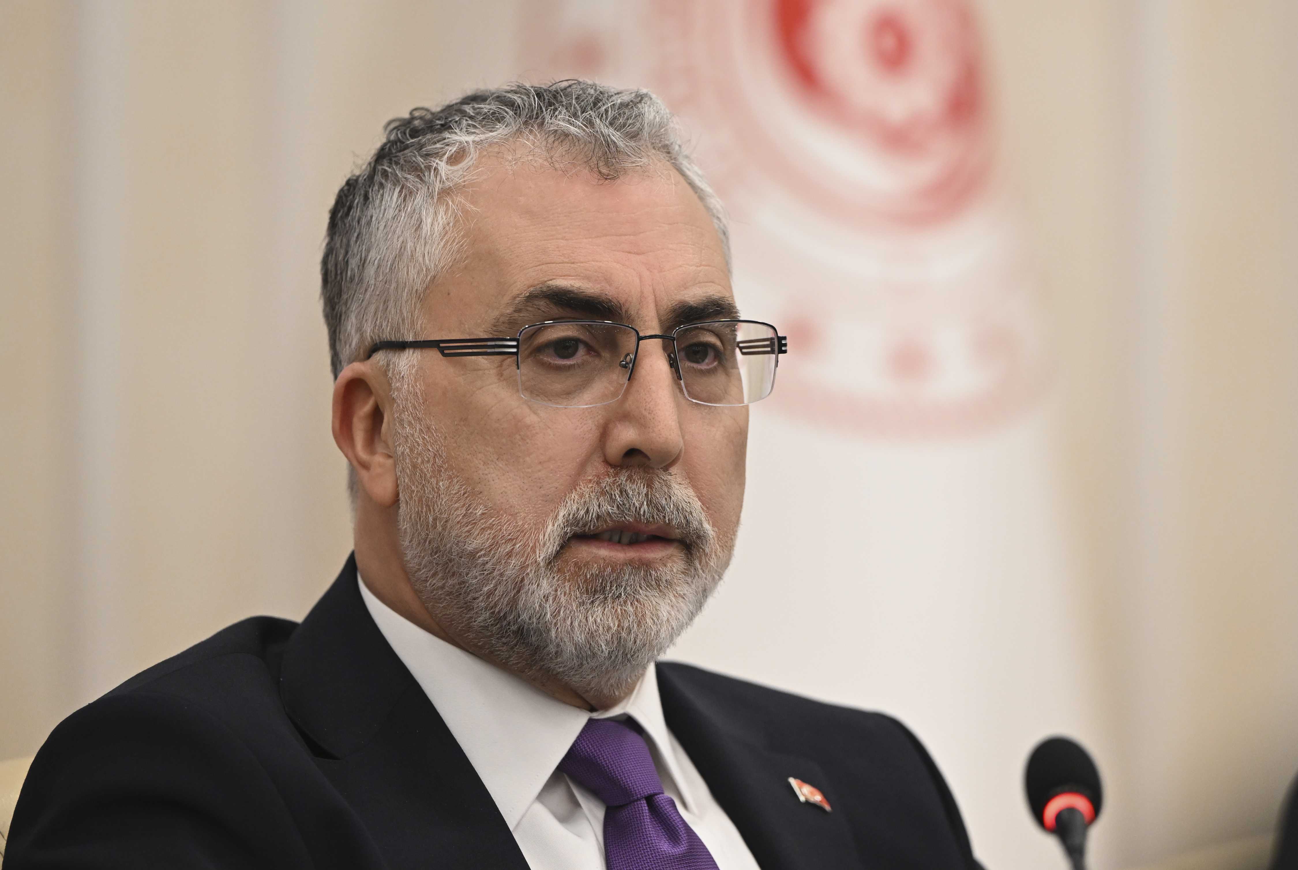 Asgari Ücret Pazarlığında İlk Toplantı Sona Erdi: Umut Verici Açıklamalar 2 AA 20231211 33155921 33155919 ASGARI UCRET TESPIT KOMISYONUNUN ILK TOPLANTISI BASLADI
