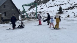 Kartalkaya Kayak Merkezi’nde Sezonun İlk Kayakseverleri