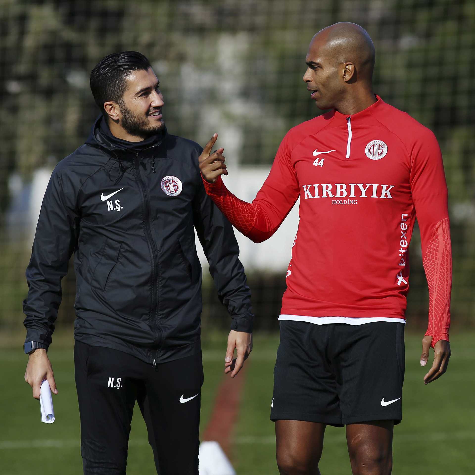 Nuri Şahin Alacaklarından Vazgeçerek Dünya Devi Transfer Oldu! 1 AA 20231217 33208852 33208851 ANTALYASPOR KASIMPASA MACININ HAZIRLIKLARINI SURDURDU