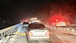 Kastamonu’da Kar Yağışı Nedeniyle Araçlar Yolda Kaldı!