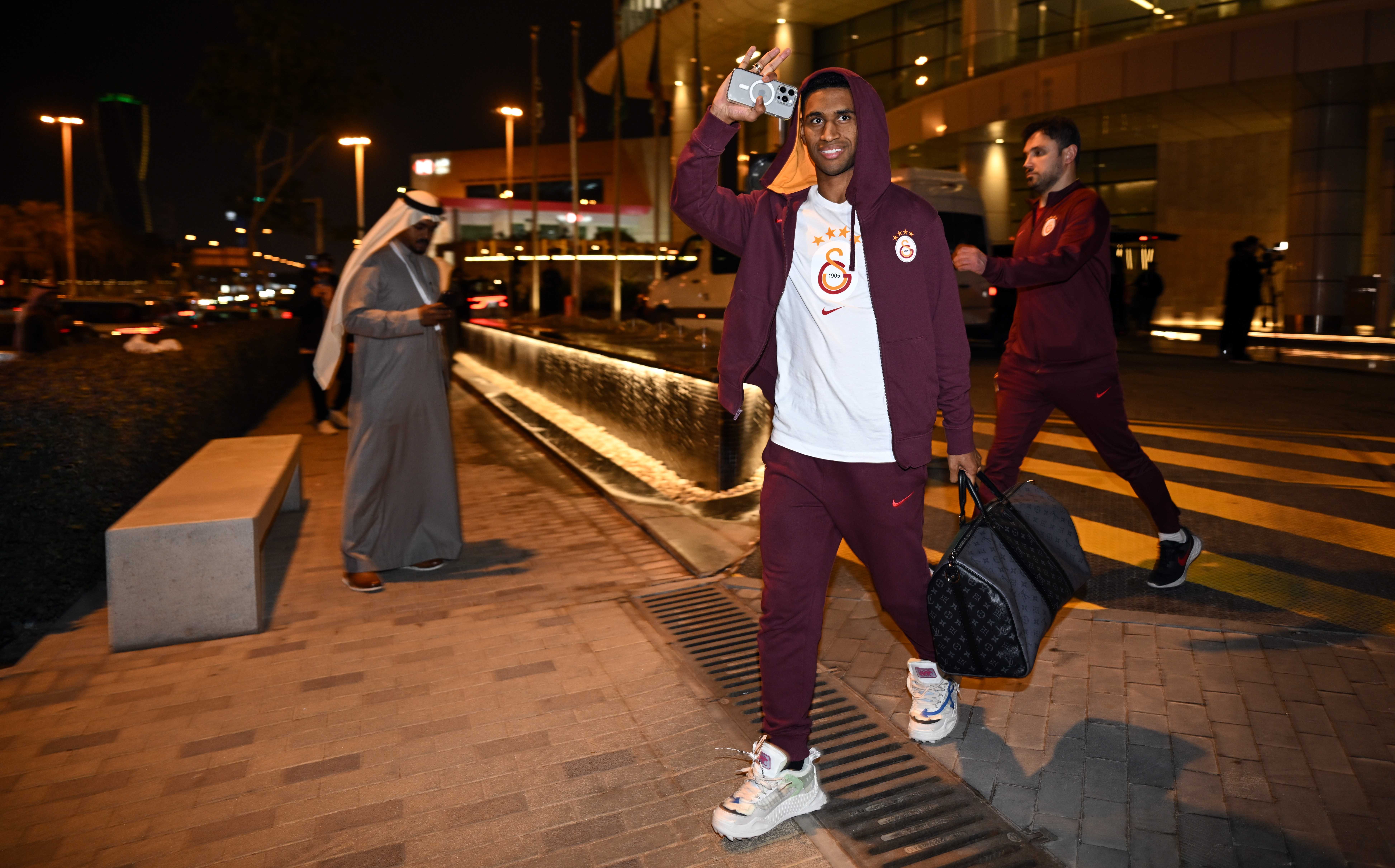 Süper Kupa Maçı Ertelendi, Galatasaray İstanbul’a Dönüş Yolunda 1 AA 20231229 33309977 33309964 TURKCELL SUPER KUPA MACI ERTELENDI