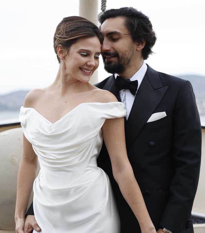 Serenay Sarıkaya'nın Eski Aşkı Evlenirken Paylaşımı Olay Yarattı! 4 GAXHnmOX0AARMTd
