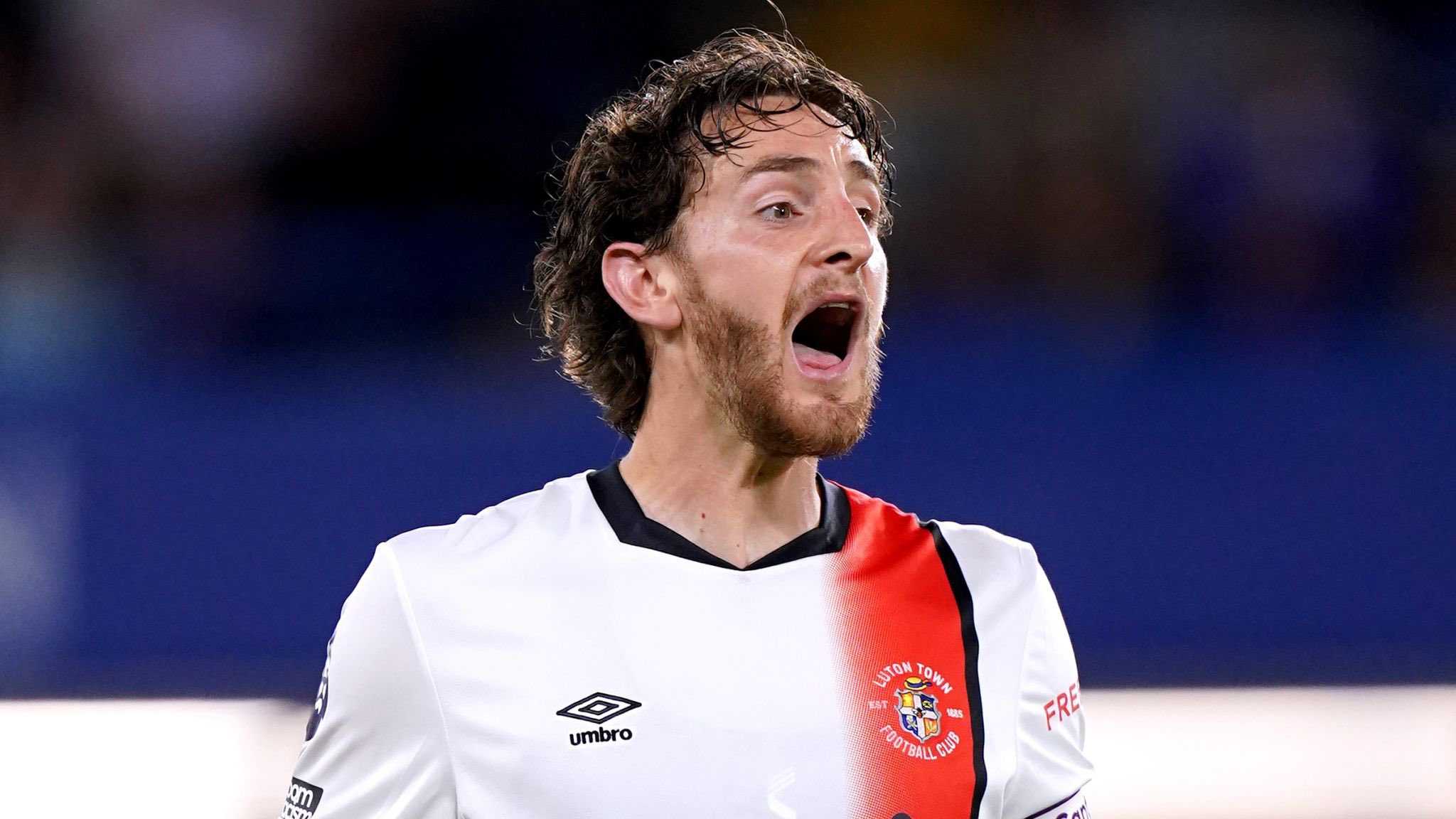 Premier Lig’de Endişe Verici An: Tom Lockyer Bir Anda Yere Yığıldı! 2 GBe6fTbWUAAVPEq