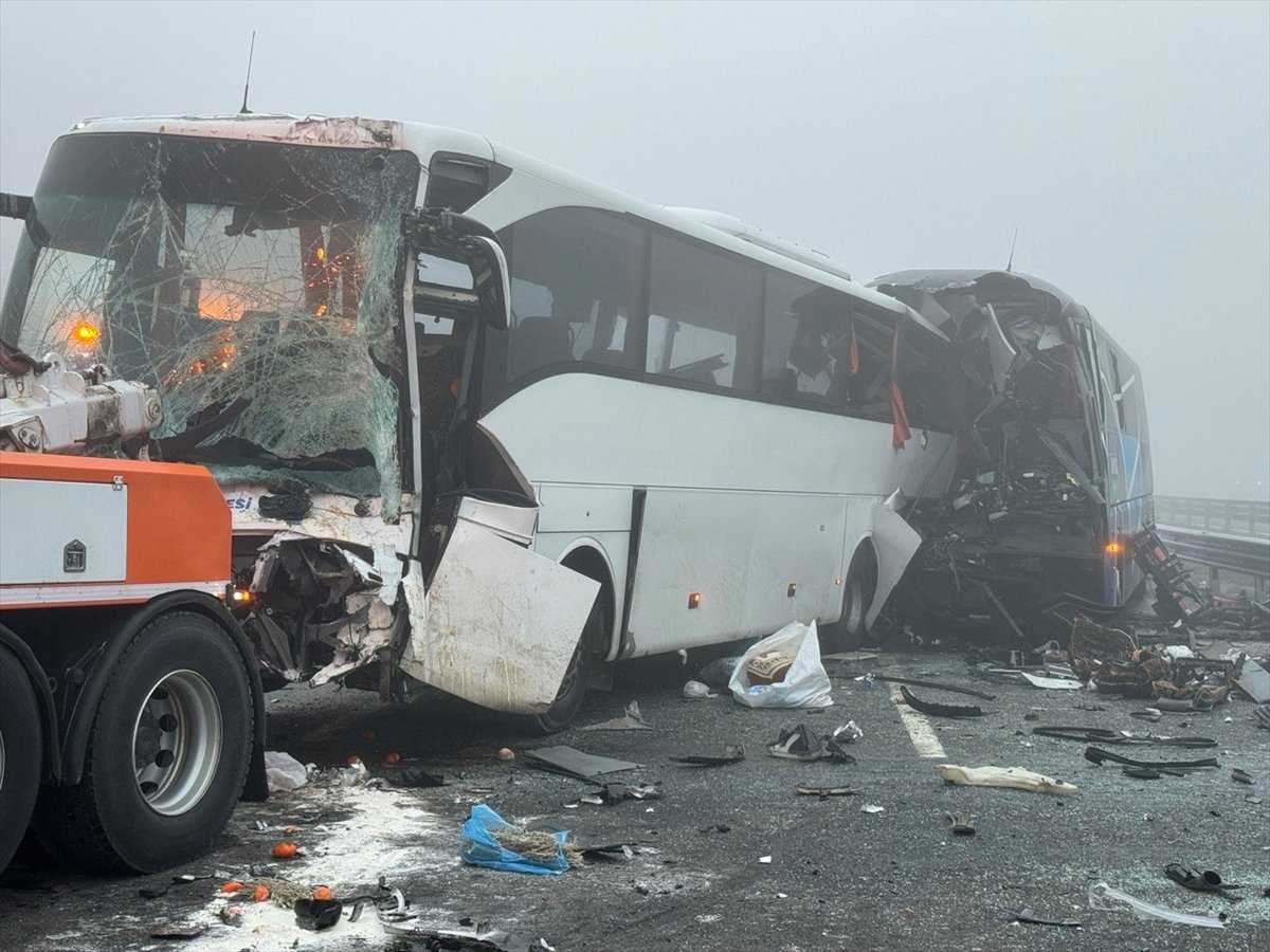 Kuzey Marmara Otoyolu'nda Korkunç Kaza: 10 Ölü, 59 Yaralı 1 GCbR5HUWEAASTEy