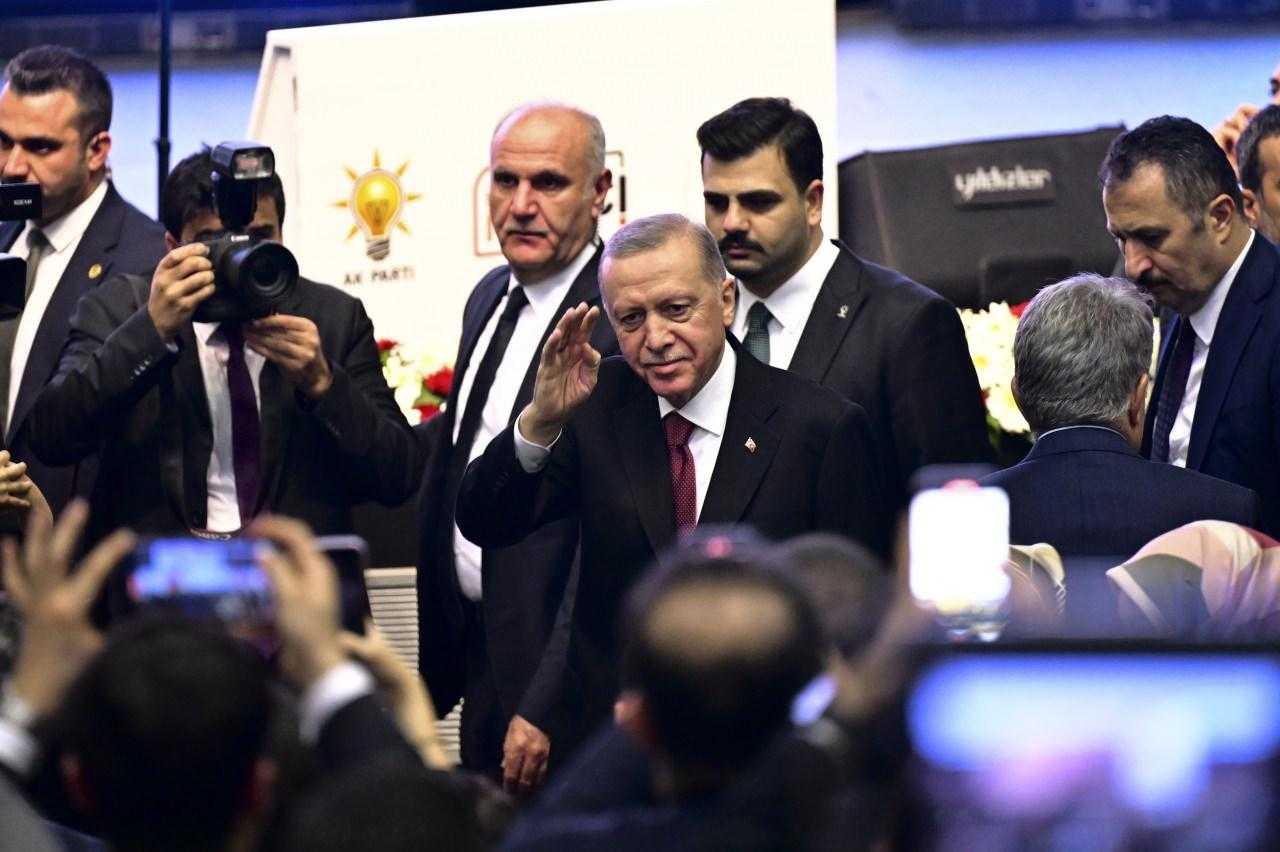Erdoğan'dan CHP'ye Sert Tepki! 'Bölücü Örgüt Uzantılarının Yanında Konumlanıyorlar' 2 baskan erdogandan chpye sert tepki bolucu orgut uzantilarinin yaninda konumlaniyorlar 2 Y6jBJZX1