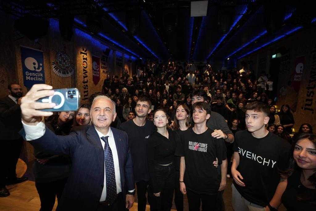 baskan yildirim duyurdu umraniyeli gencler 7 bin liralarina kavustu 1 cX3QULYc
