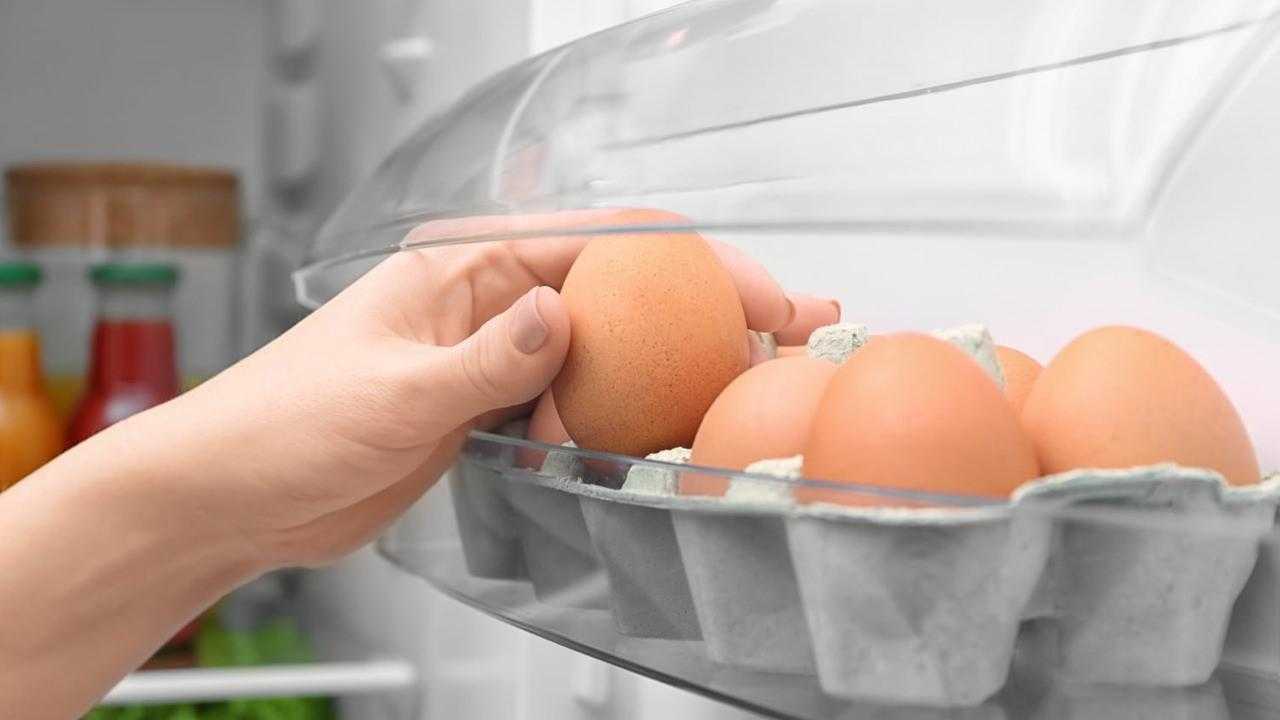 Buzdolabında Saklanan Yumurtalara Dikkat! Meğer Herkes Yanlış Yapıyormuş… 1 buzdolabinda saklanan yumurtalara dikkat meger herkes yanlis yapiyormus 1 fzg4Kp78