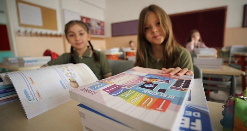 Milli Eğitim Bakanı Yusuf Tekin’den Müfredat ve Ders Süreleri Açıklaması