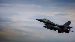 ABD’ye Ait F-16 Sarı Deniz’e Düştü: Pilot Sağ Kurtuldu