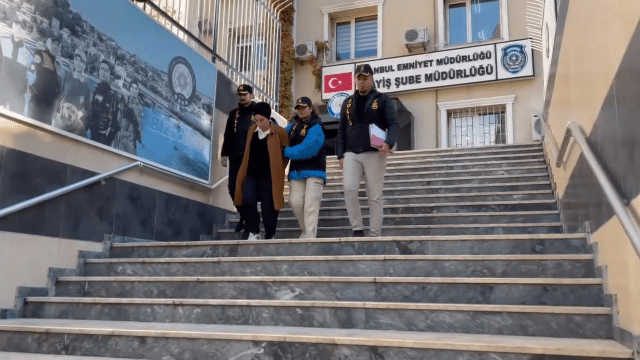 TikTok Fenomeni 'Laz Kızı'na Müstehcen Yayın Nedeniyle Hapis İstemi! 1 laz kizi
